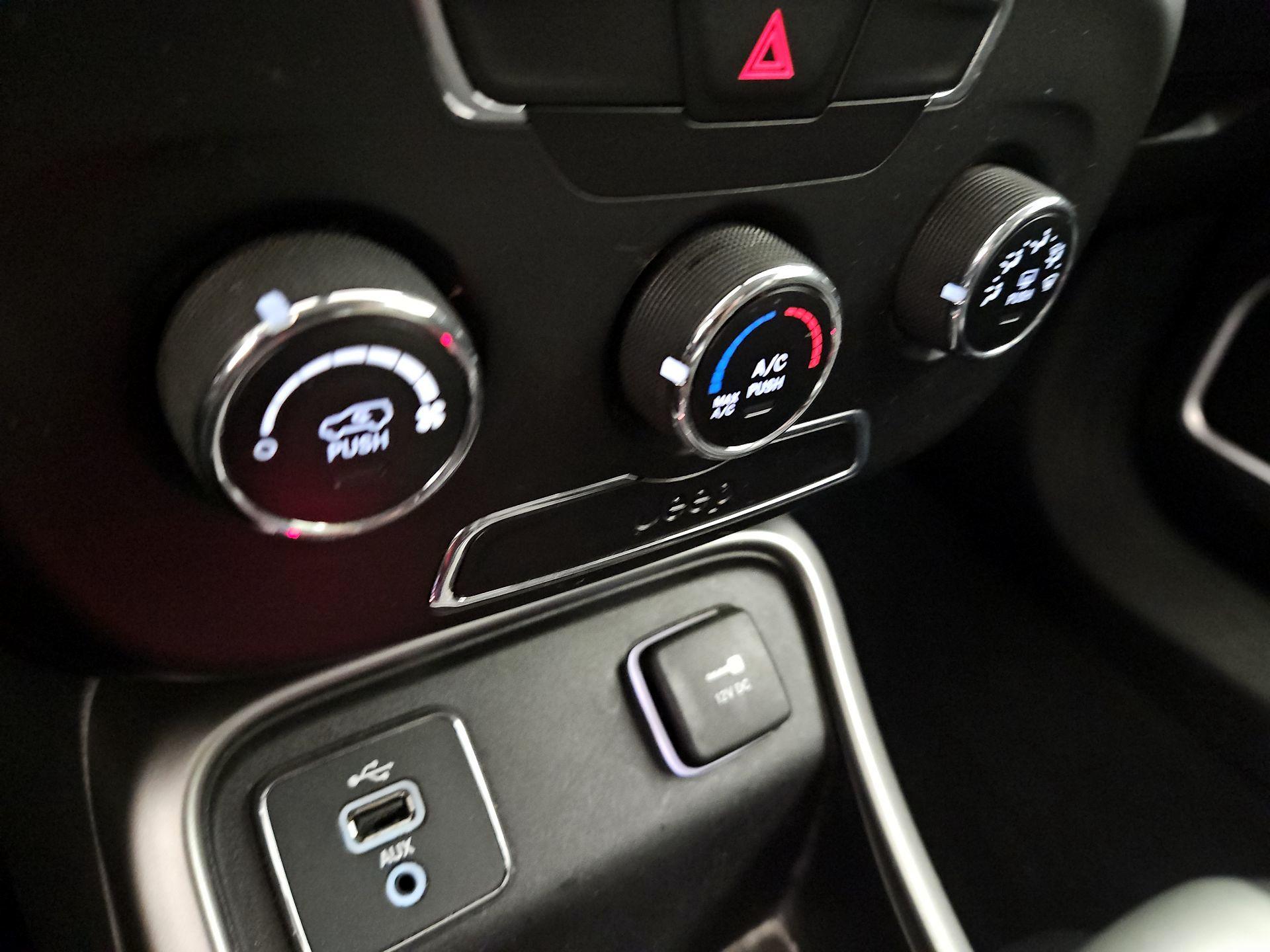 Thumbnail: 2018 Jeep Compass - 16