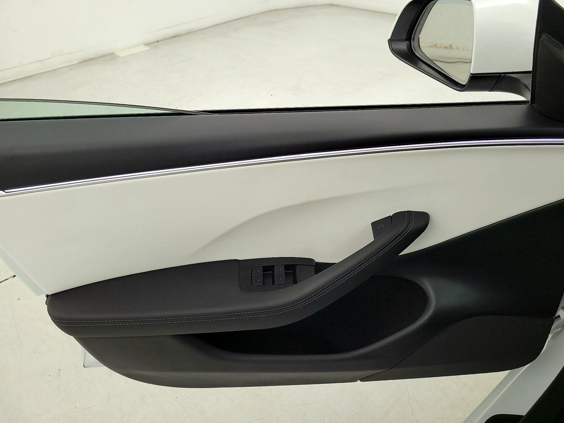 Thumbnail: 2025 Tesla Model 3 - 12