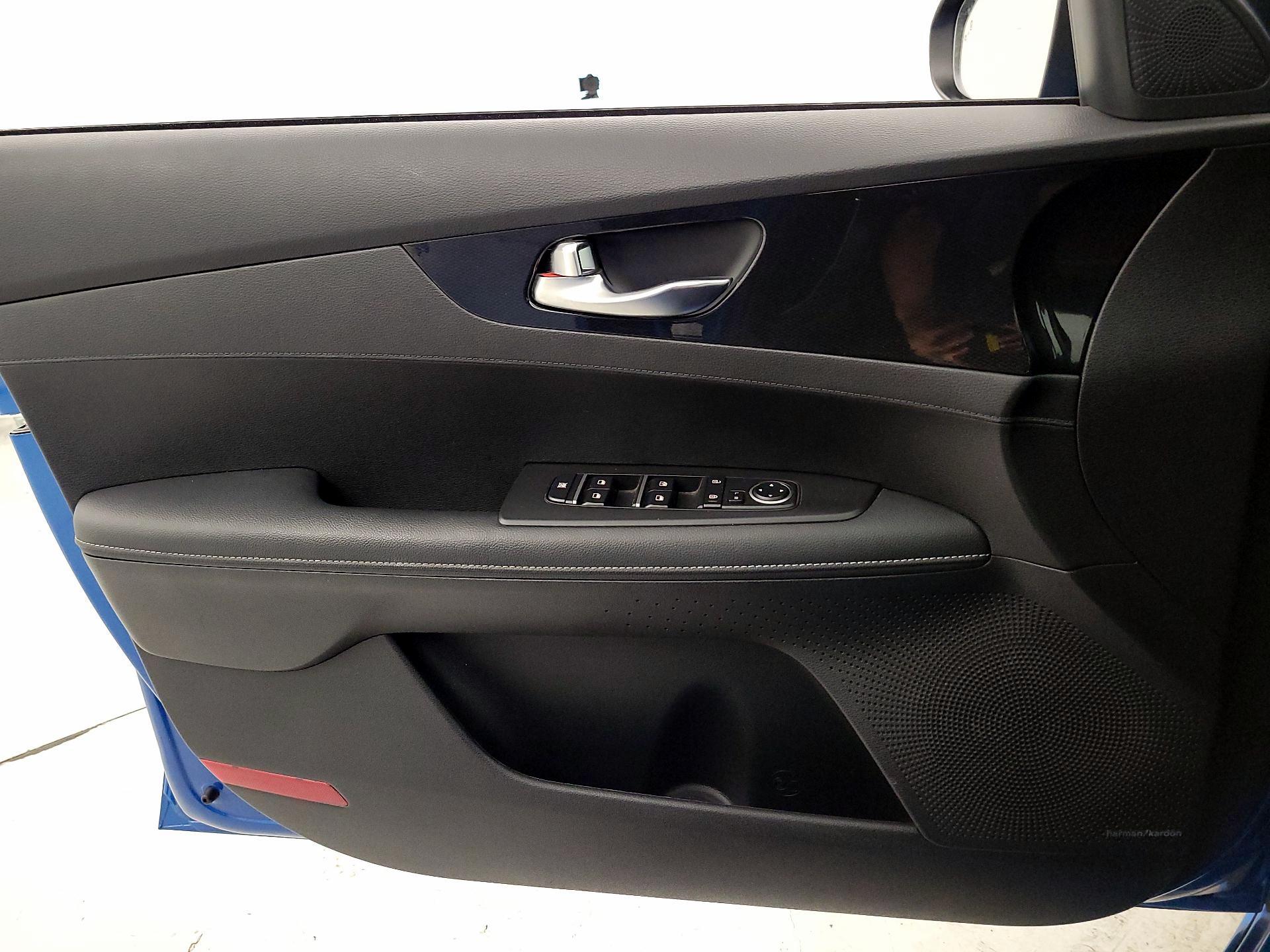 Thumbnail: 2023 Kia Forte - 12