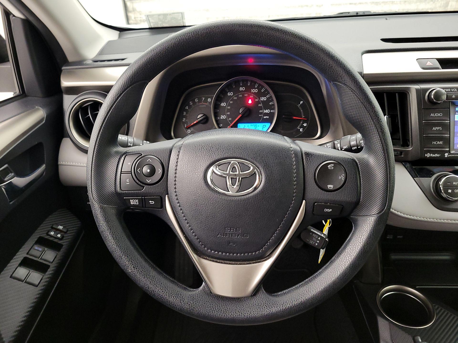 Thumbnail: 2015 Toyota RAV4 - 10