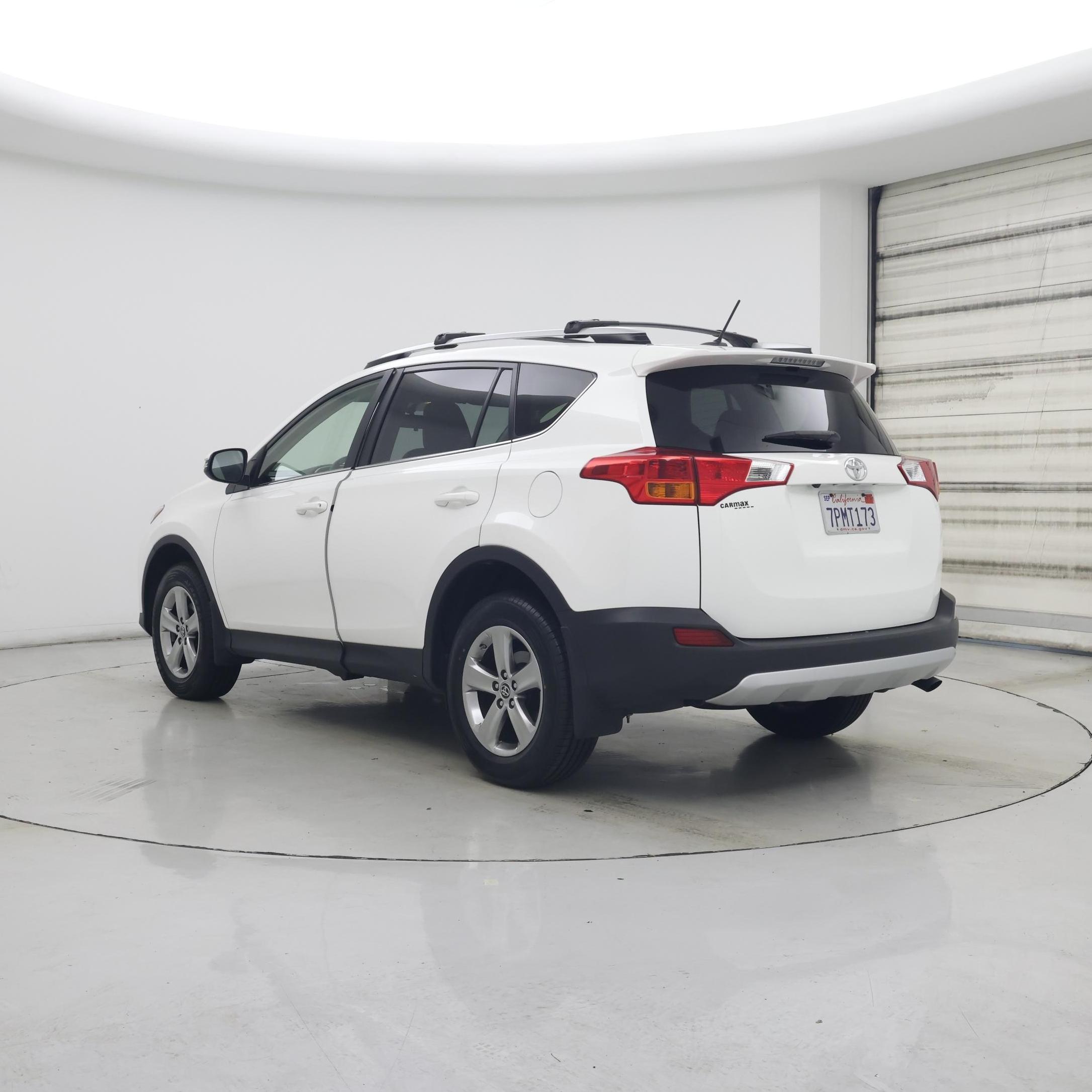 Thumbnail: 2015 Toyota RAV4 - 2