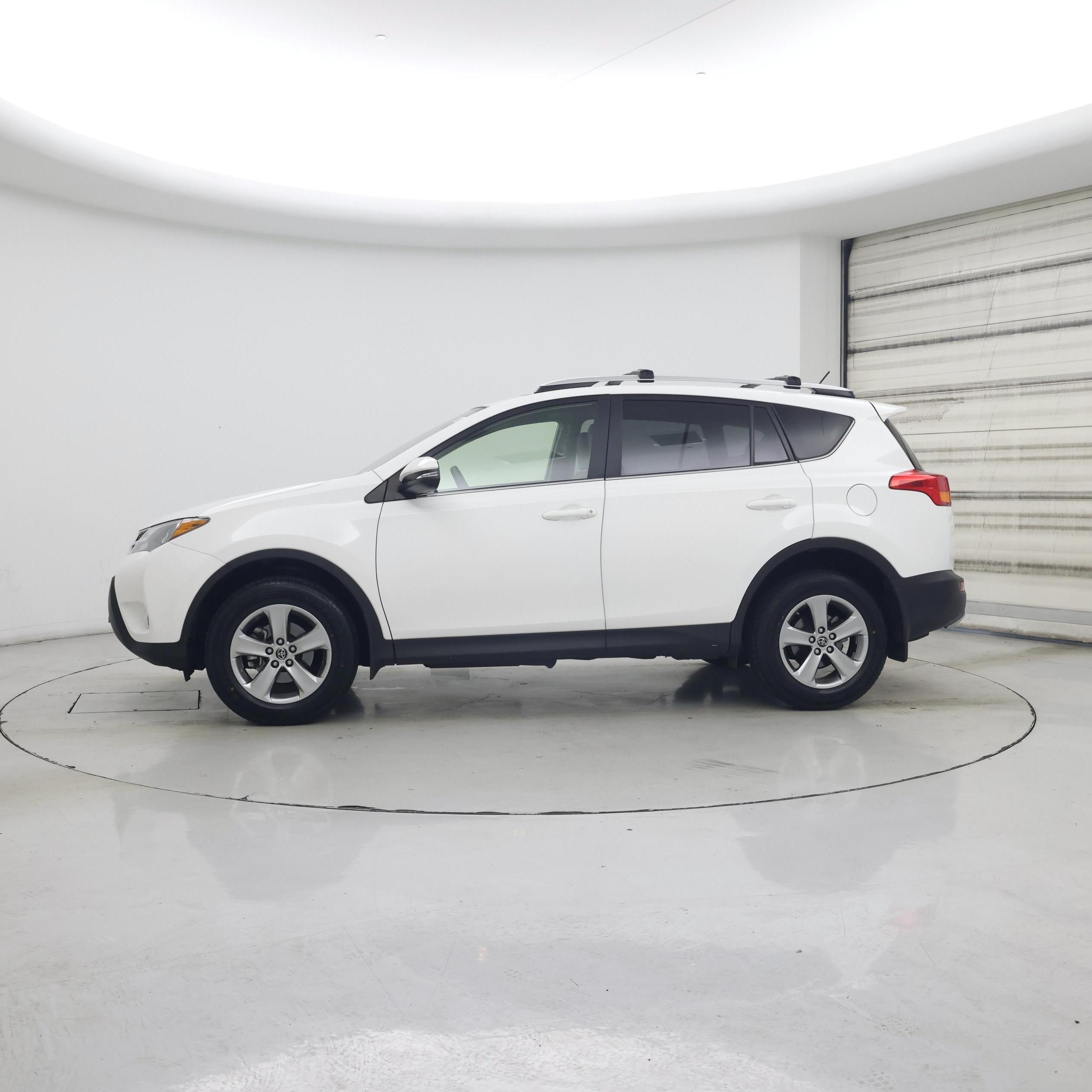 Thumbnail: 2015 Toyota RAV4 - 3