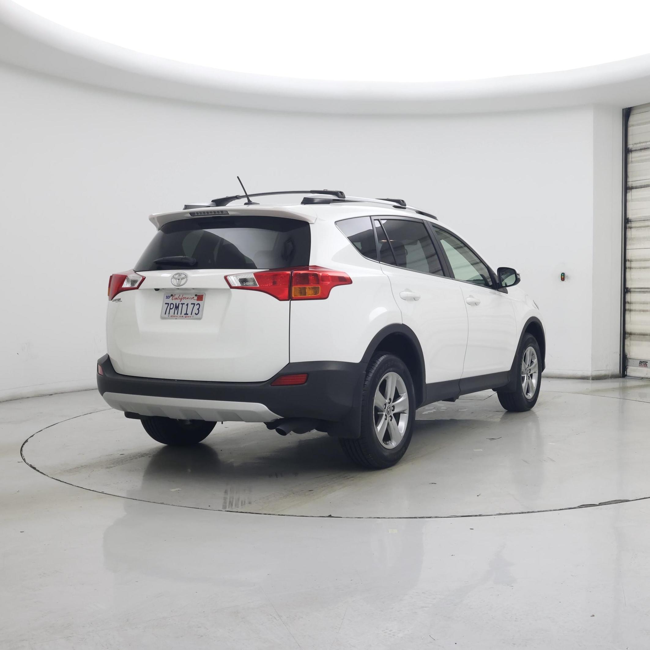 Thumbnail: 2015 Toyota RAV4 - 8