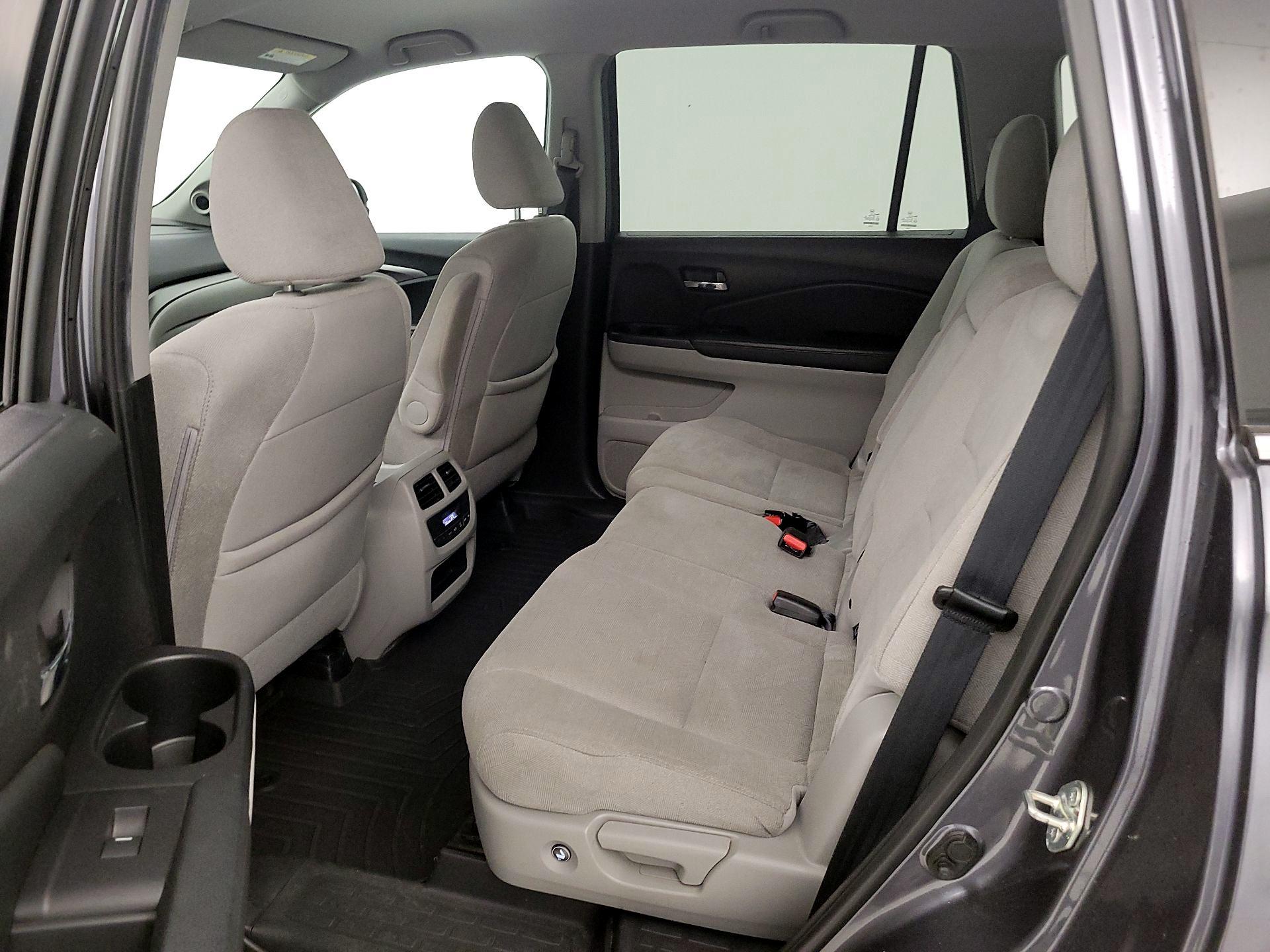 Thumbnail: 2019 Honda Pilot - 19