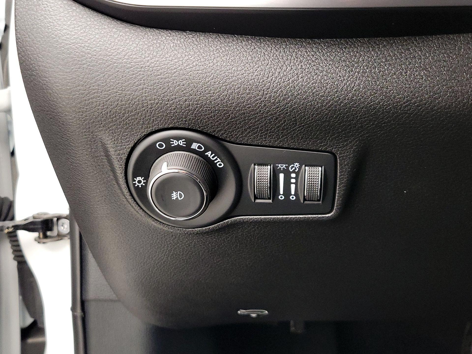 Thumbnail: 2025 Jeep Compass - 13