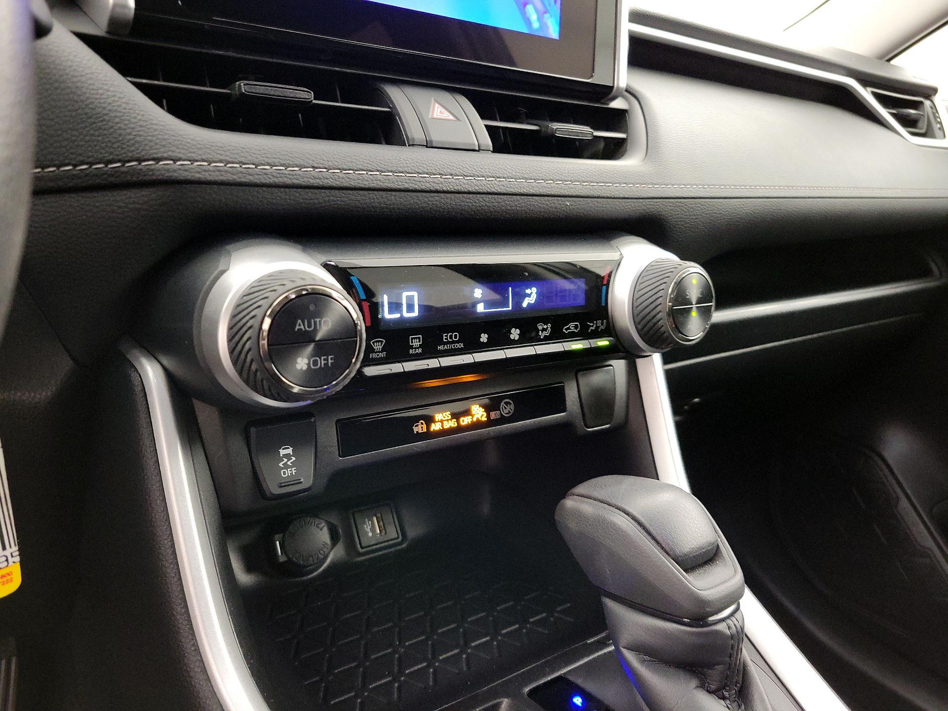 Thumbnail: 2025 Toyota RAV4 - 16