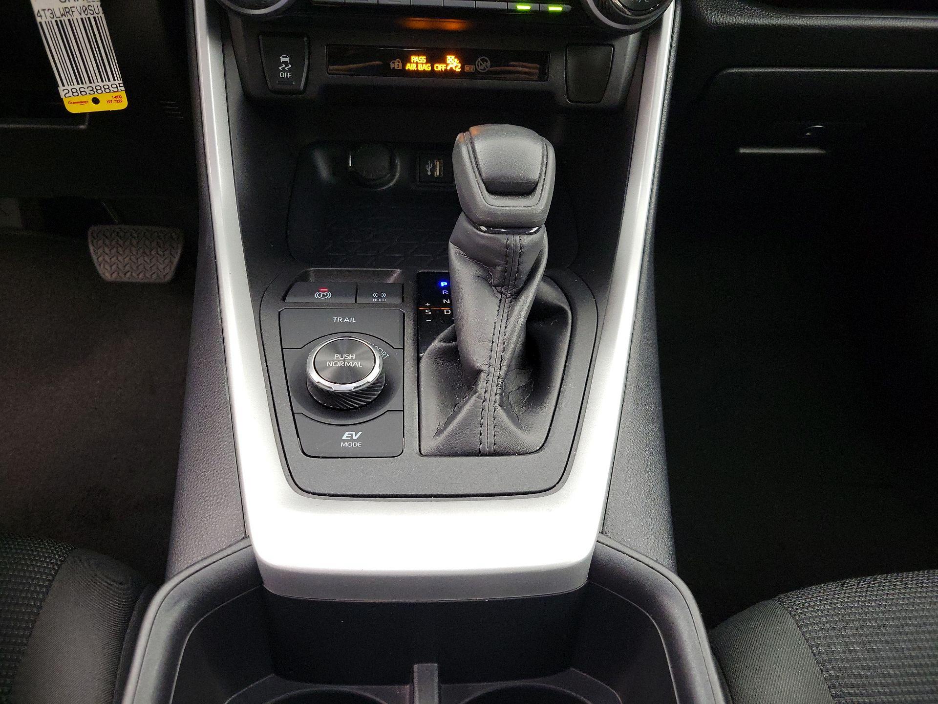 Thumbnail: 2025 Toyota RAV4 - 17