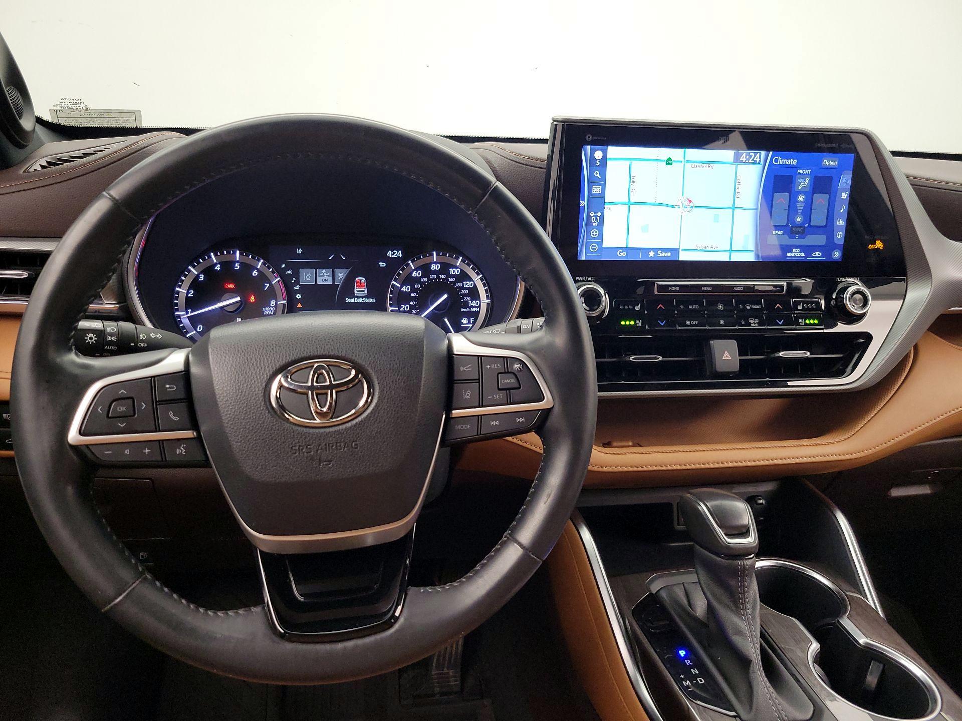 Thumbnail: 2022 Toyota Highlander - 9