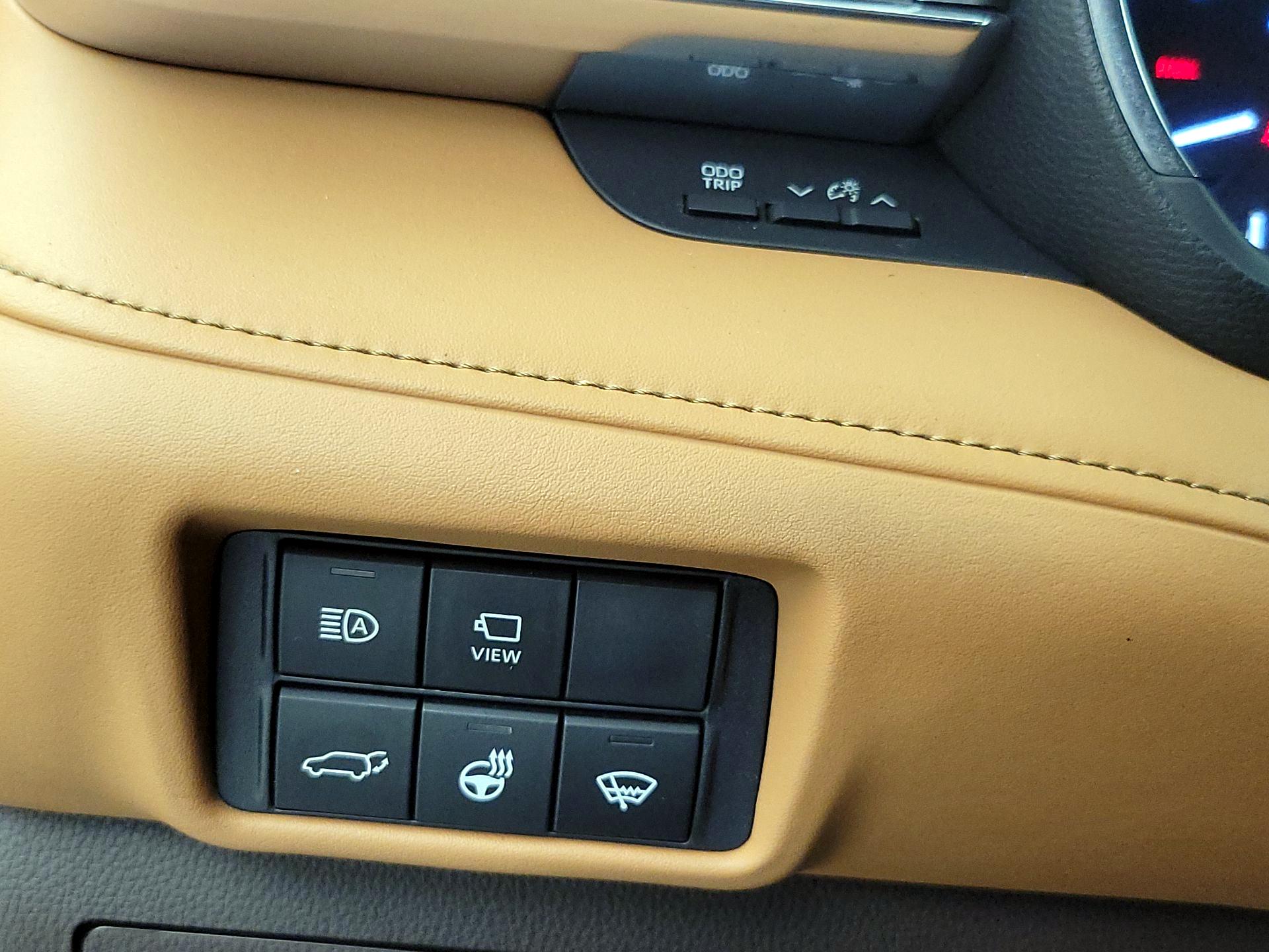 Thumbnail: 2022 Toyota Highlander - 13