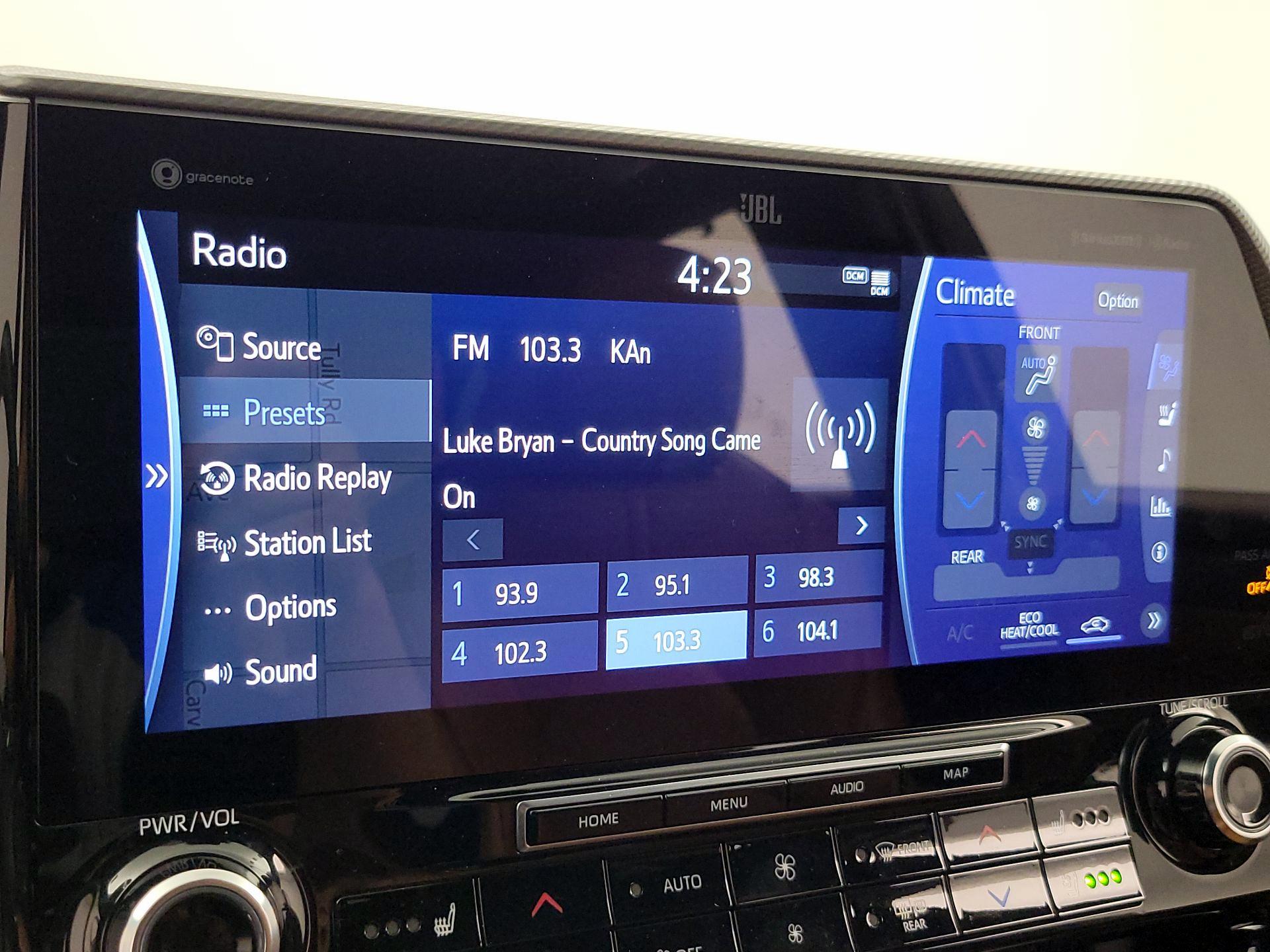 Thumbnail: 2022 Toyota Highlander - 16