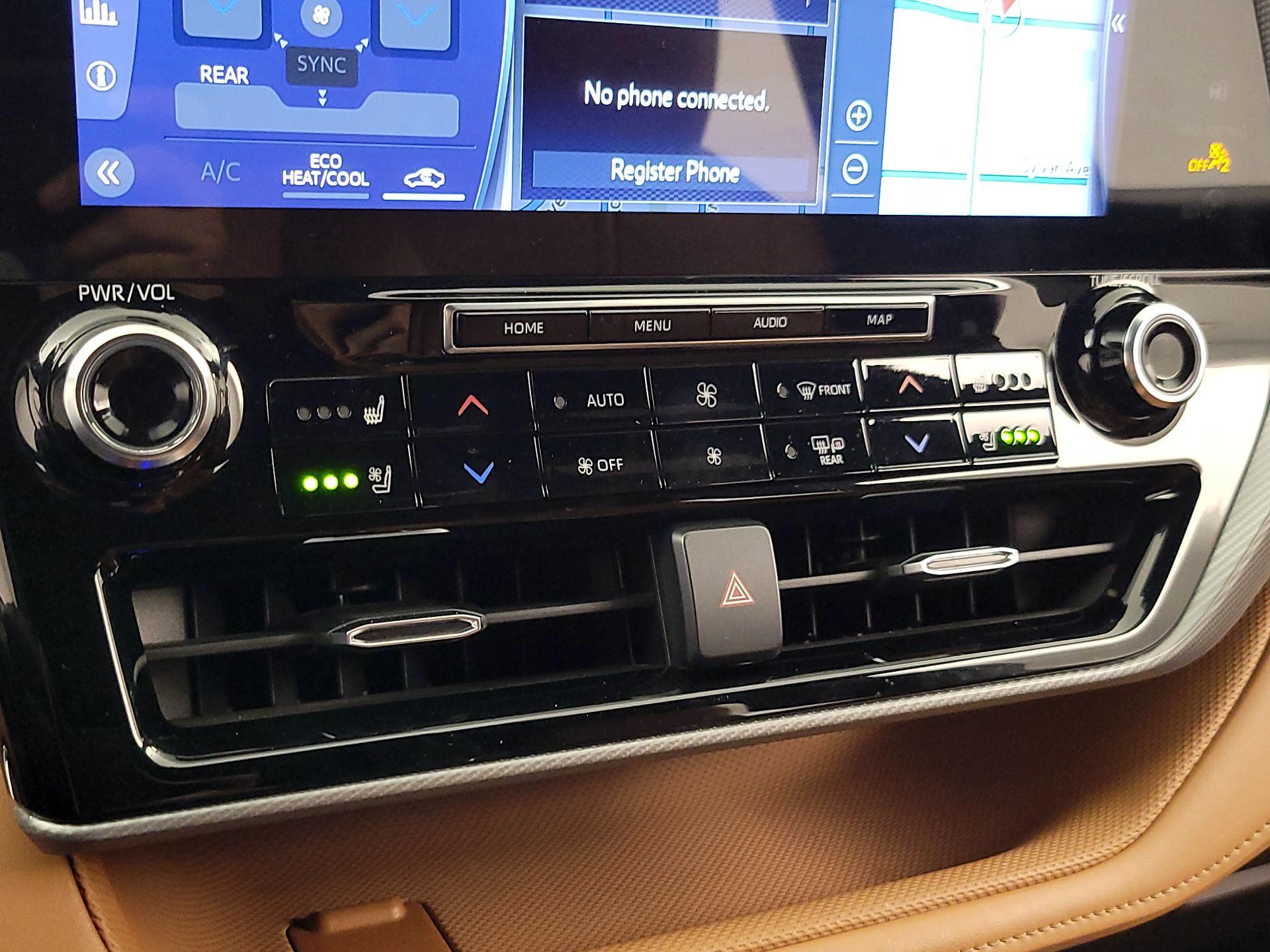 Thumbnail: 2022 Toyota Highlander - 17