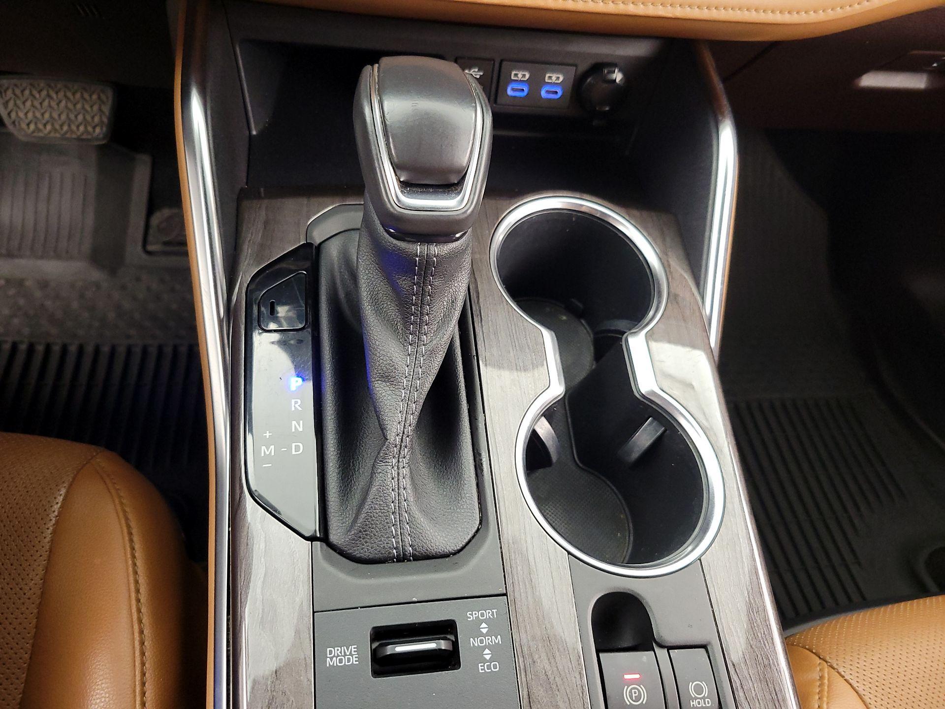 Thumbnail: 2022 Toyota Highlander - 18