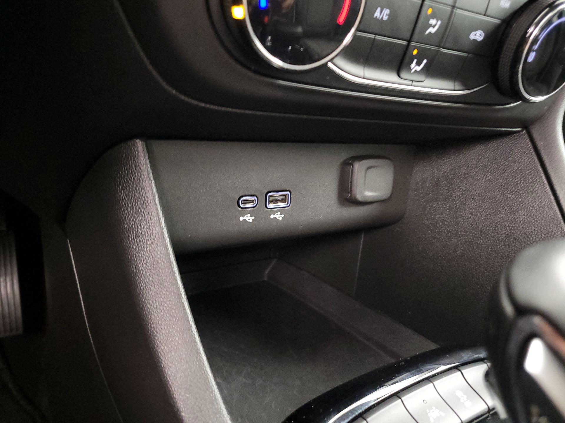 Thumbnail: 2025 Buick Encore GX - 17