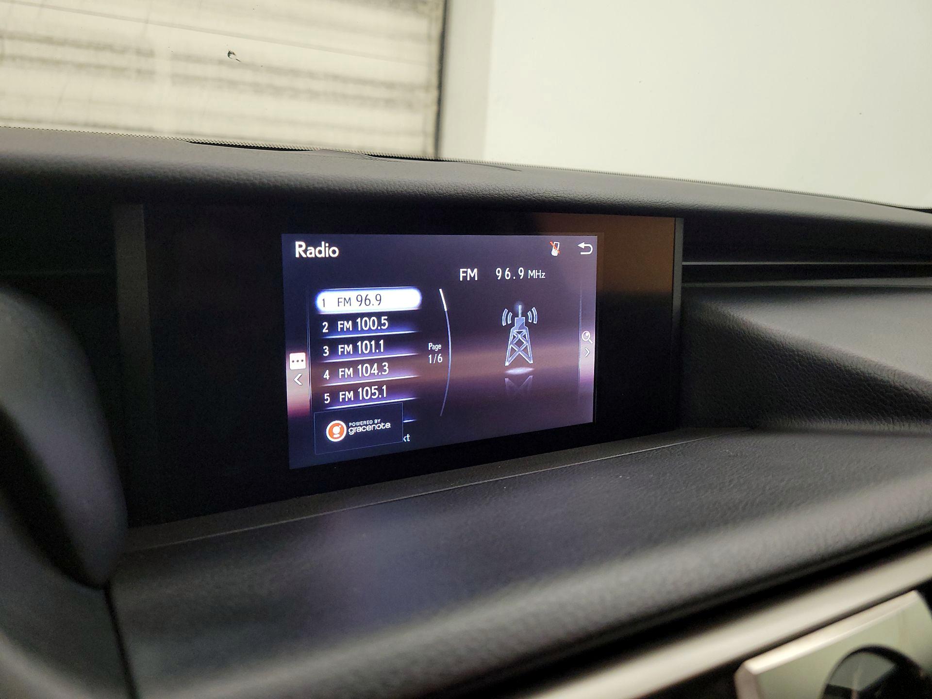 Thumbnail: 2019 Lexus IS - 14