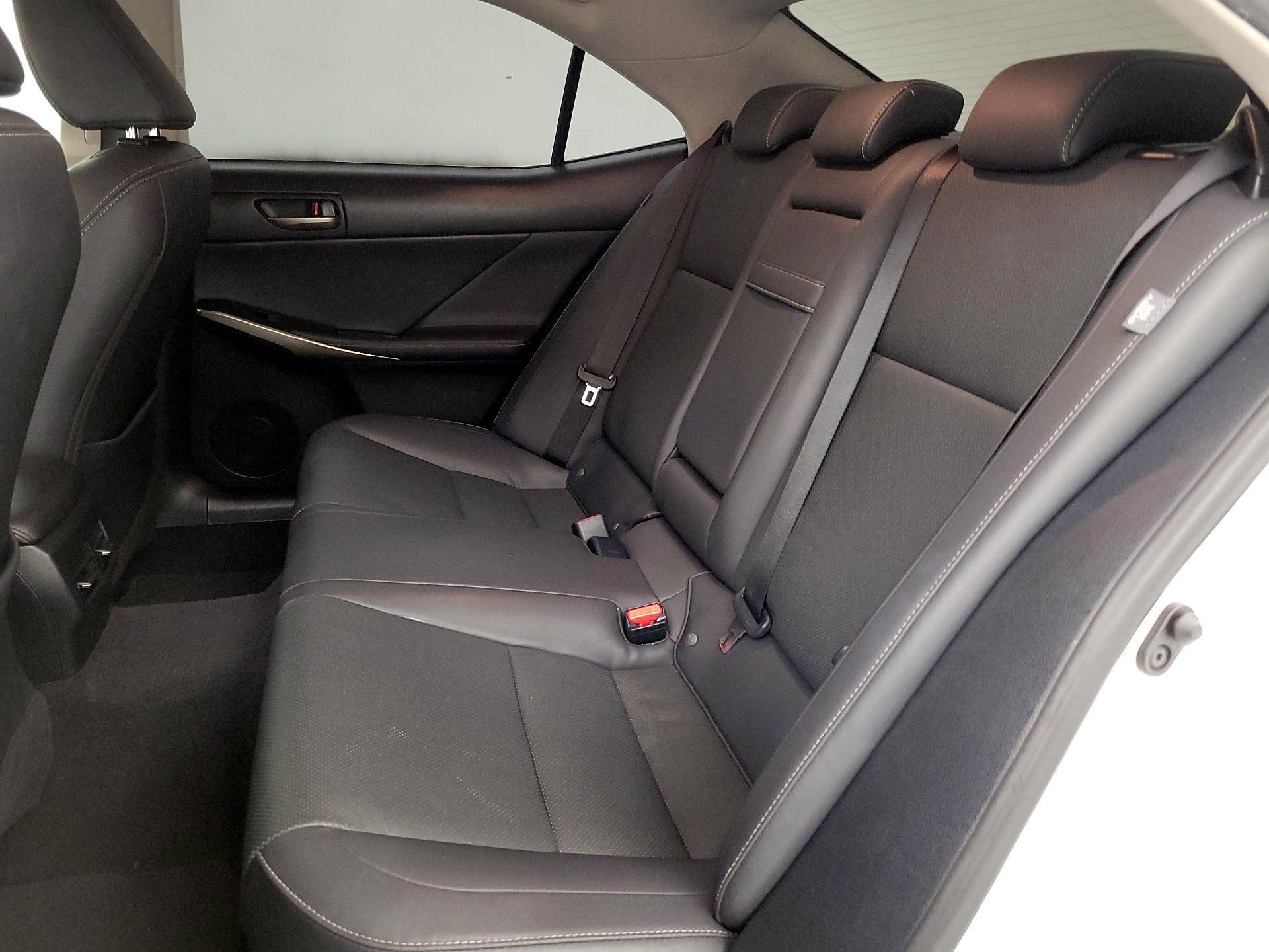 Thumbnail: 2019 Lexus IS - 17