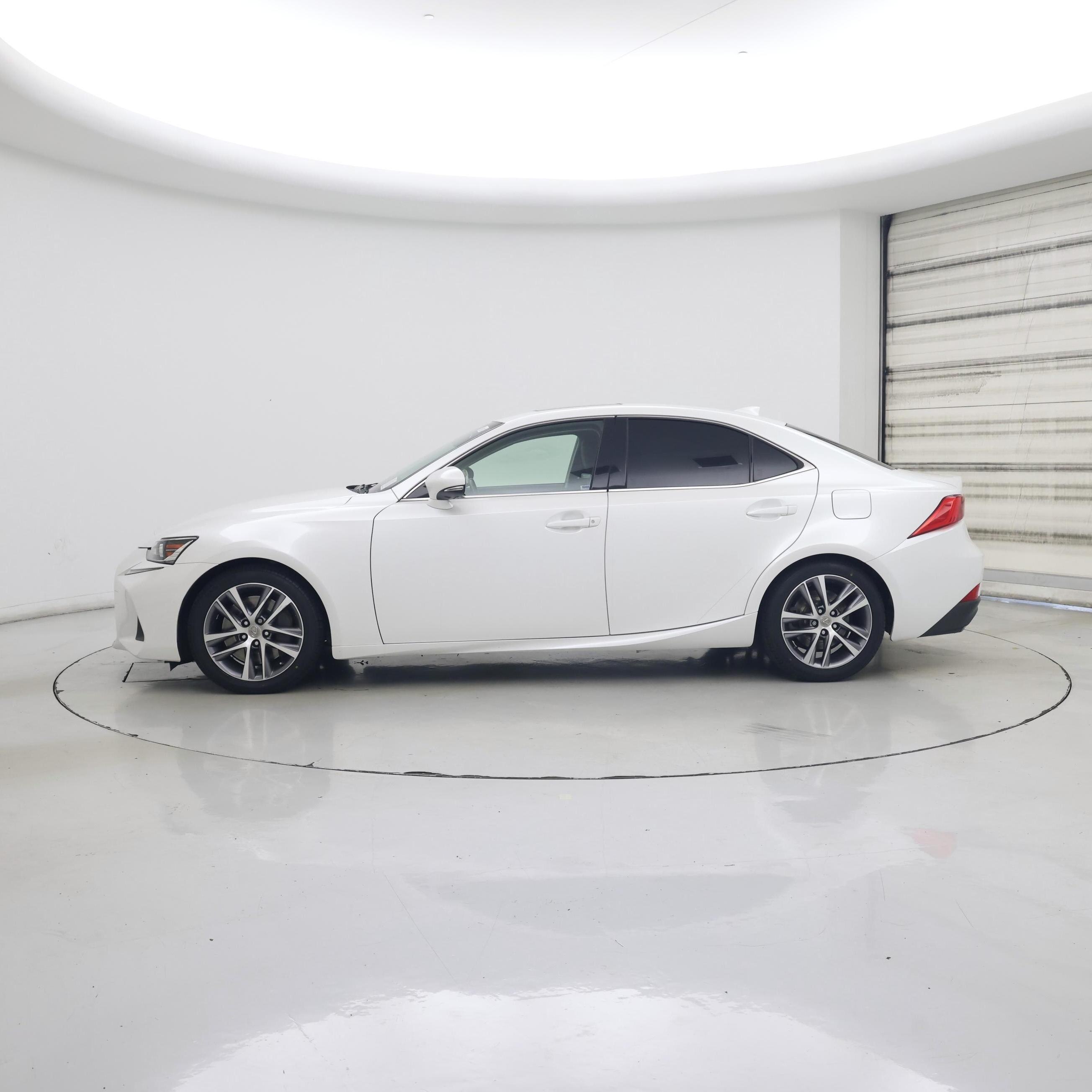 Thumbnail: 2019 Lexus IS - 3