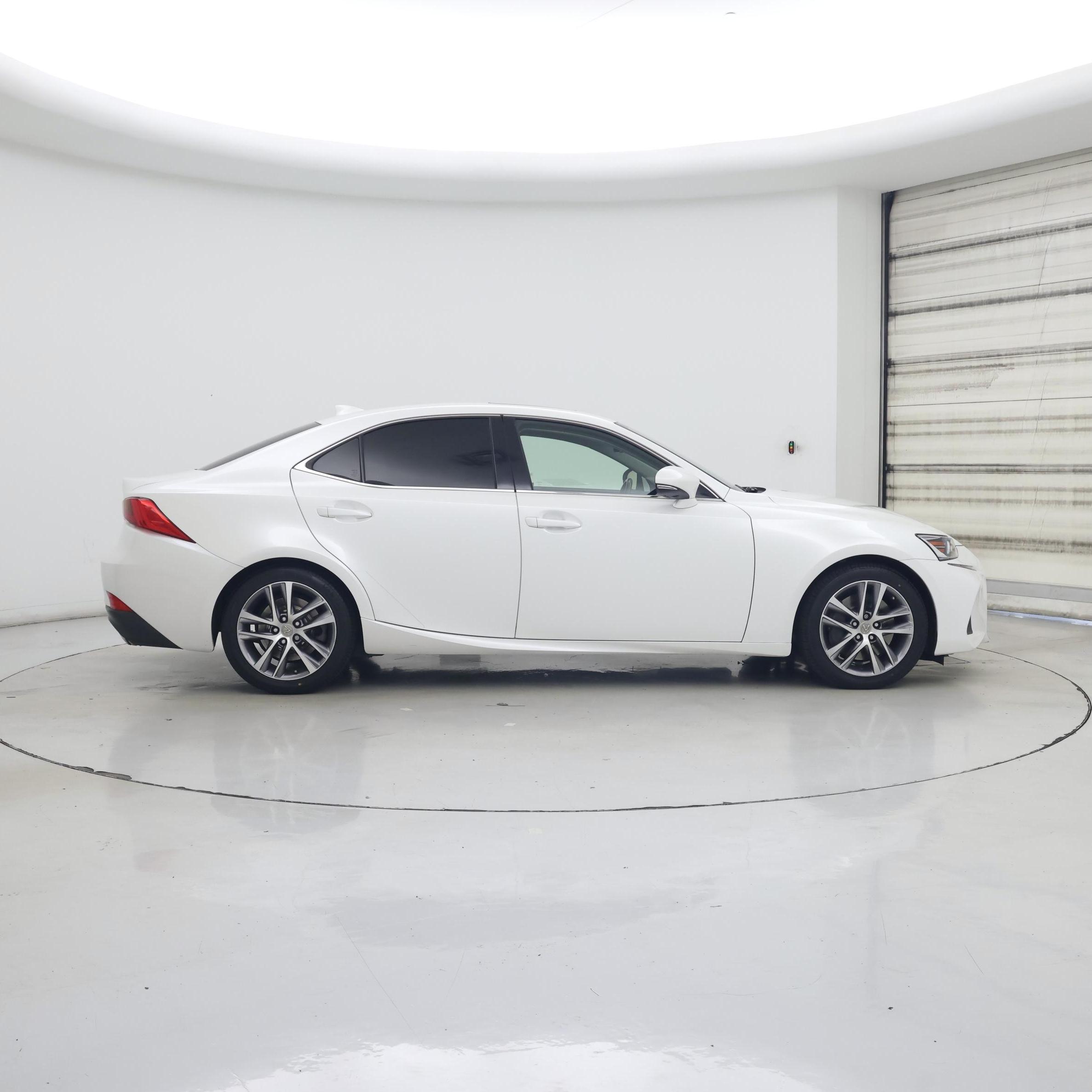 Thumbnail: 2019 Lexus IS - 7