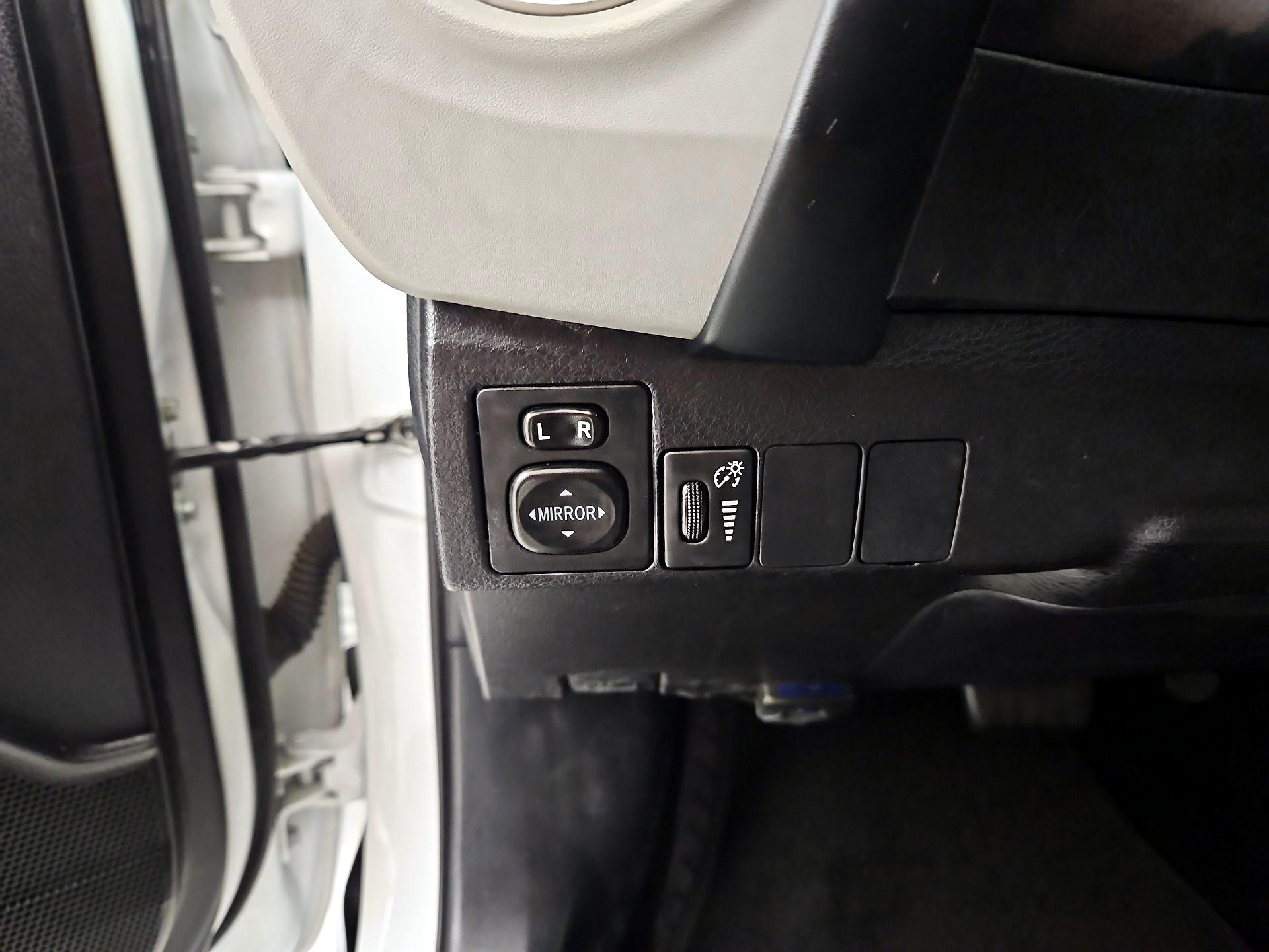 Thumbnail: 2017 Toyota Corolla - 13