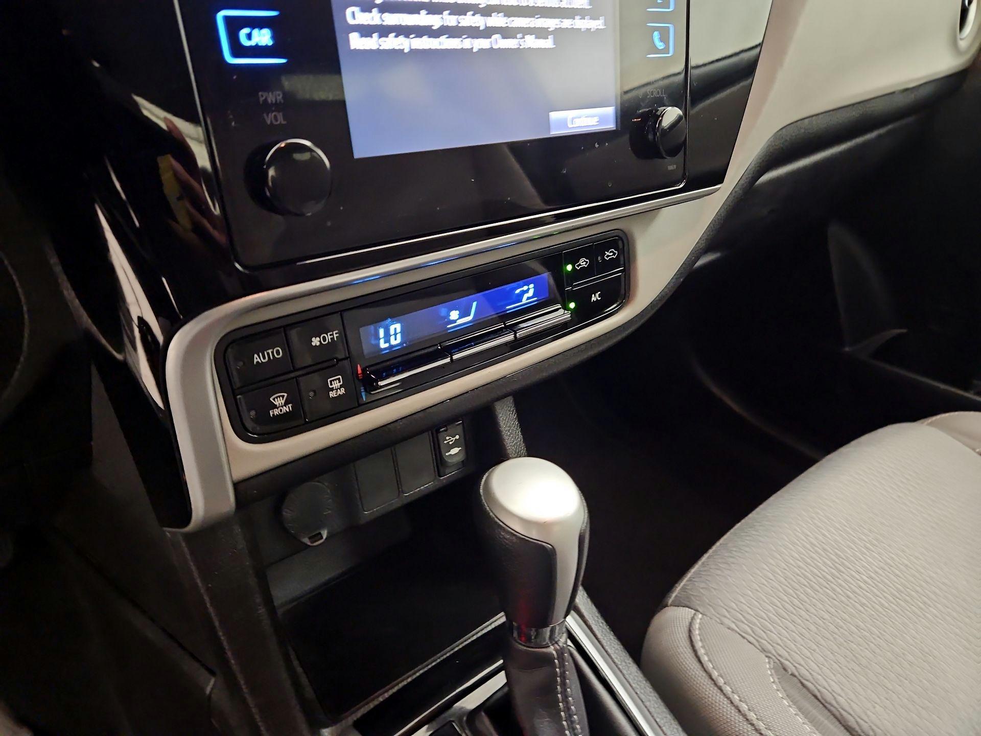 Thumbnail: 2017 Toyota Corolla - 16