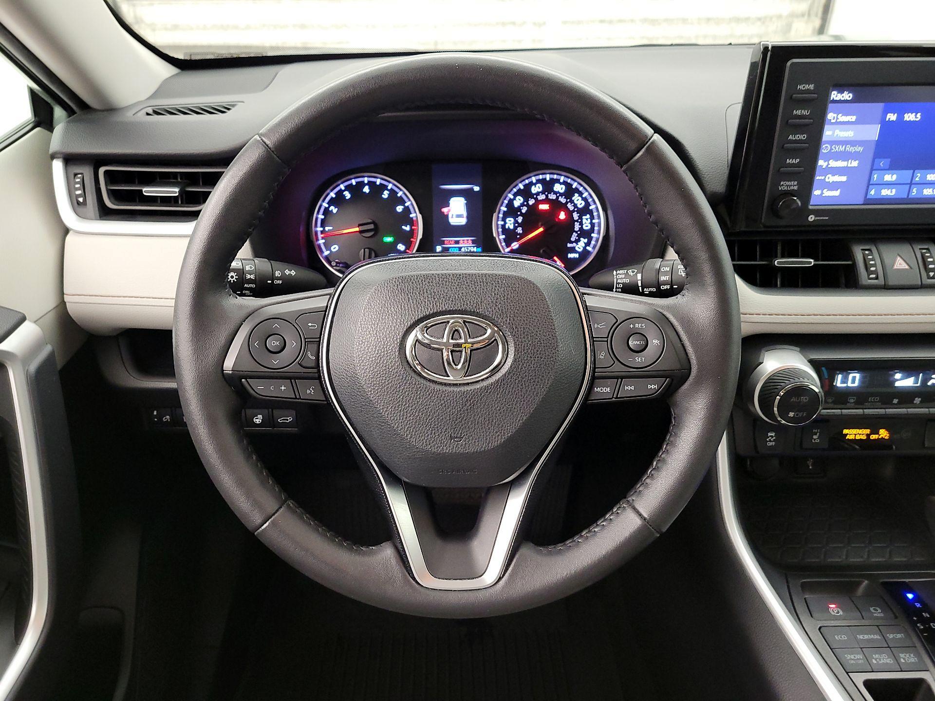 Thumbnail: 2021 Toyota RAV4 - 10