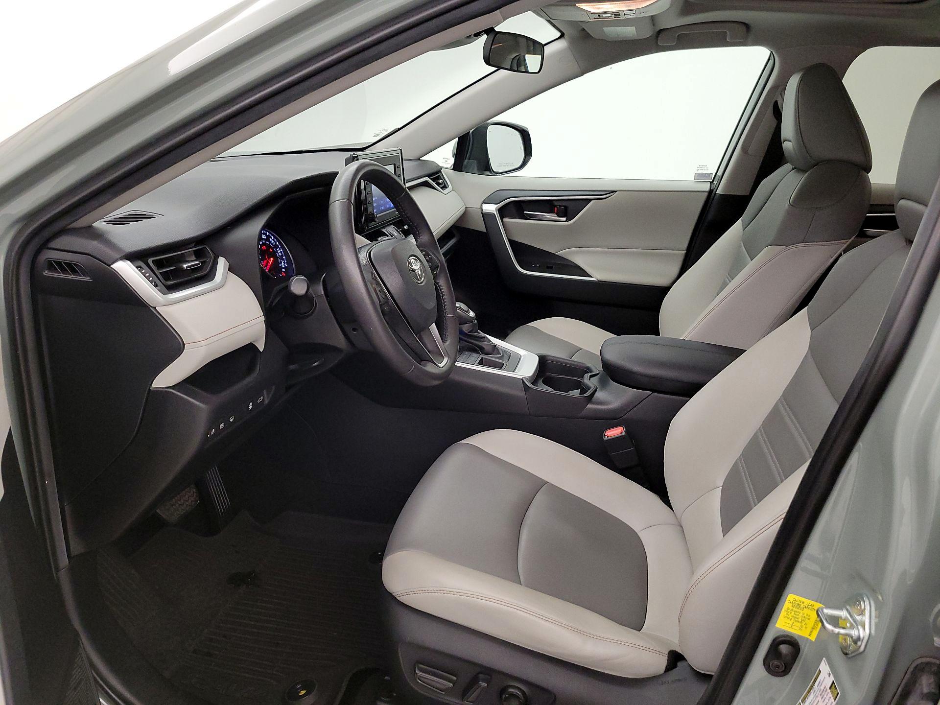 Thumbnail: 2021 Toyota RAV4 - 11