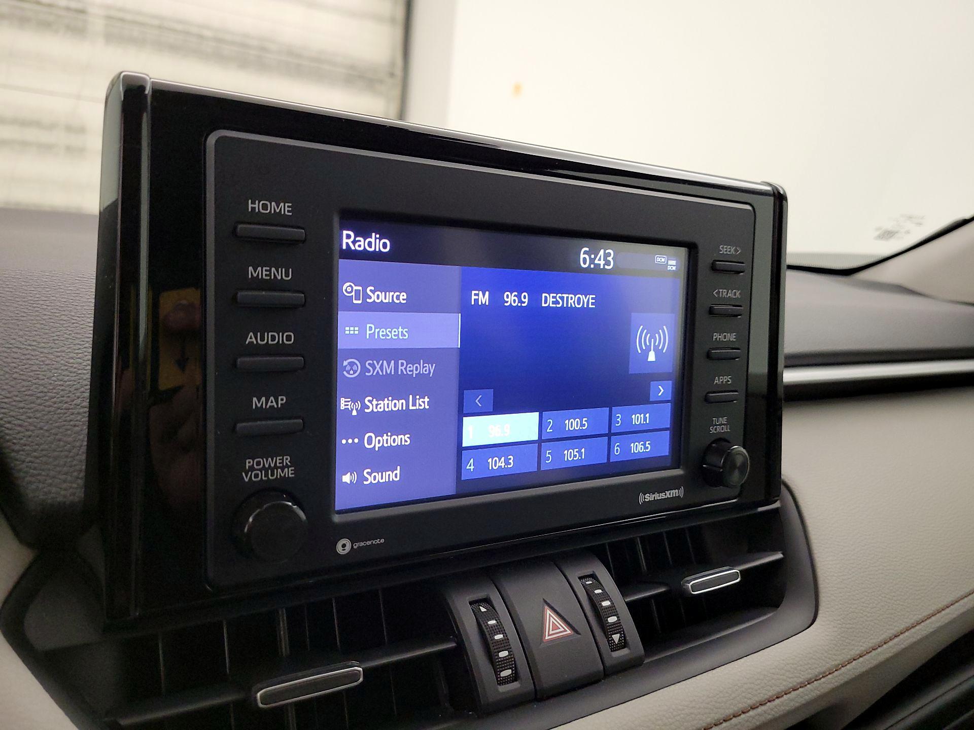 Thumbnail: 2021 Toyota RAV4 - 15