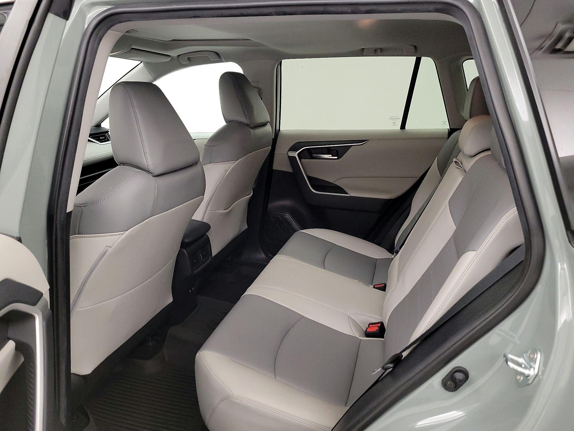 Thumbnail: 2021 Toyota RAV4 - 20