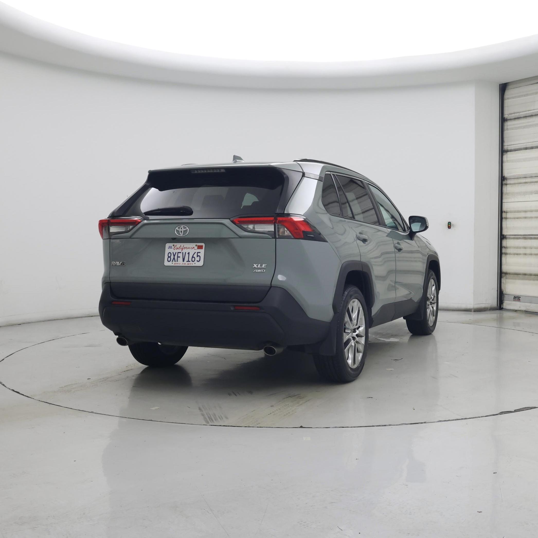 Thumbnail: 2021 Toyota RAV4 - 8