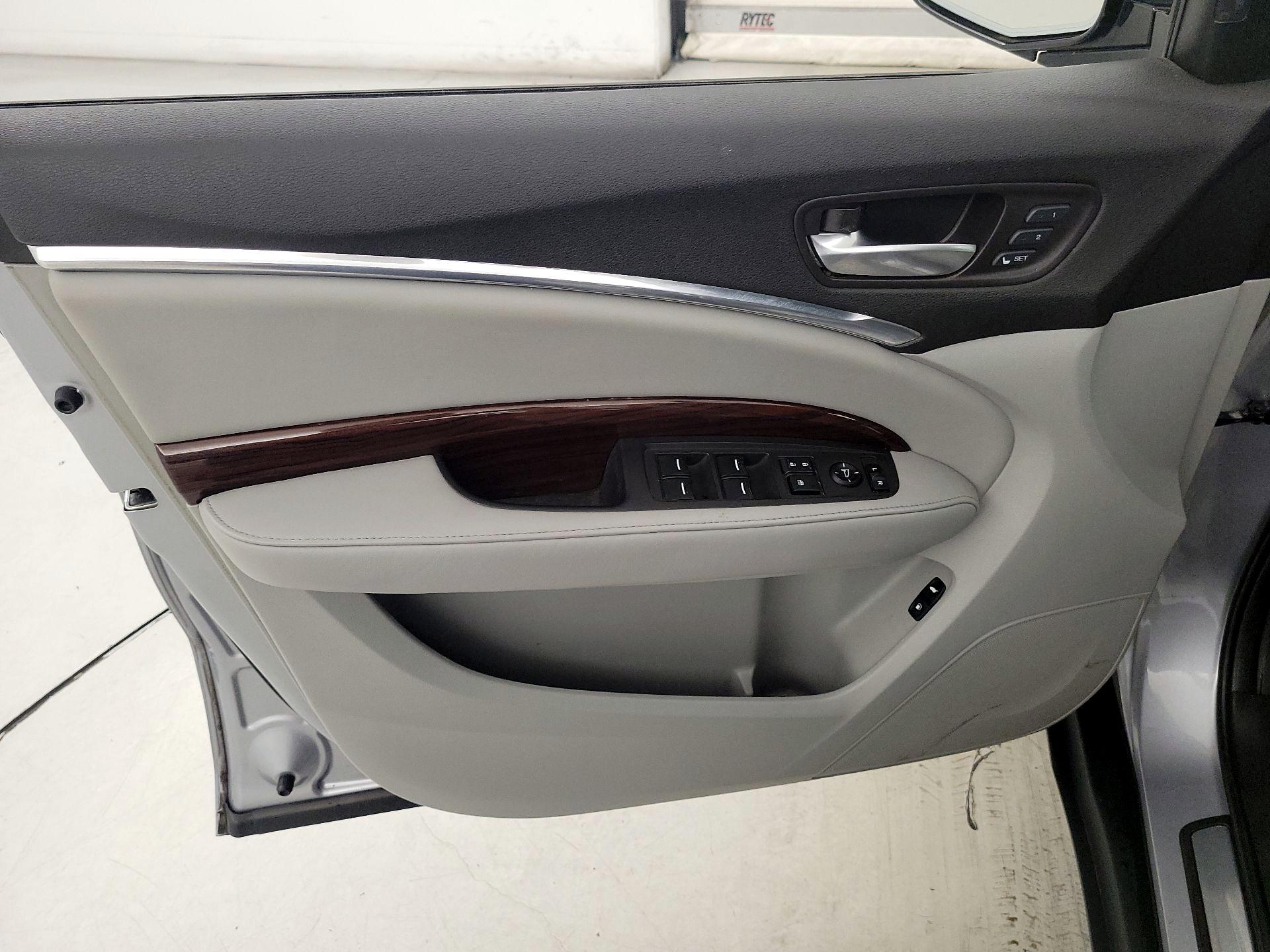 Thumbnail: 2016 Acura MDX - 12