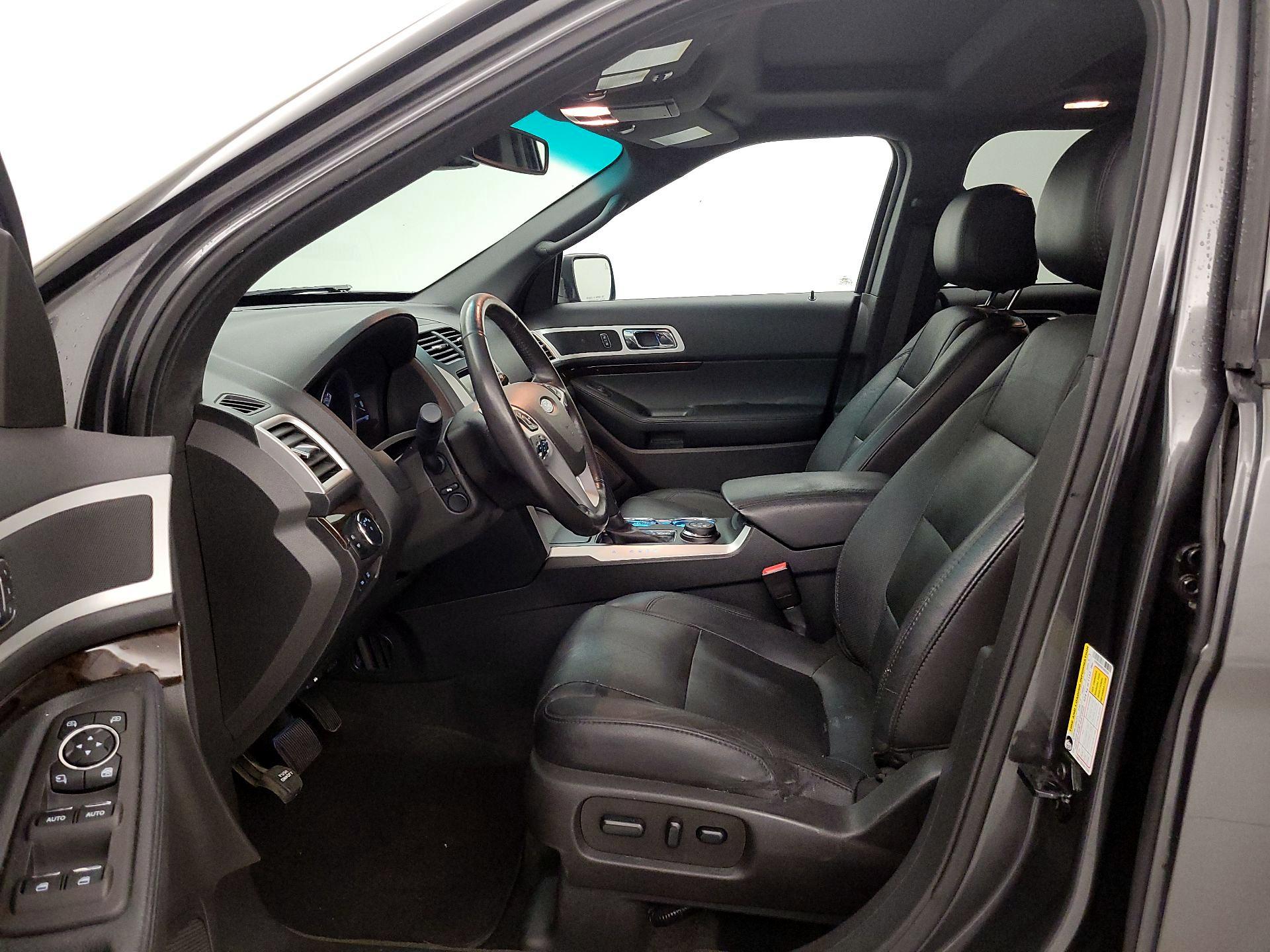 Thumbnail: 2015 Ford Explorer - 11