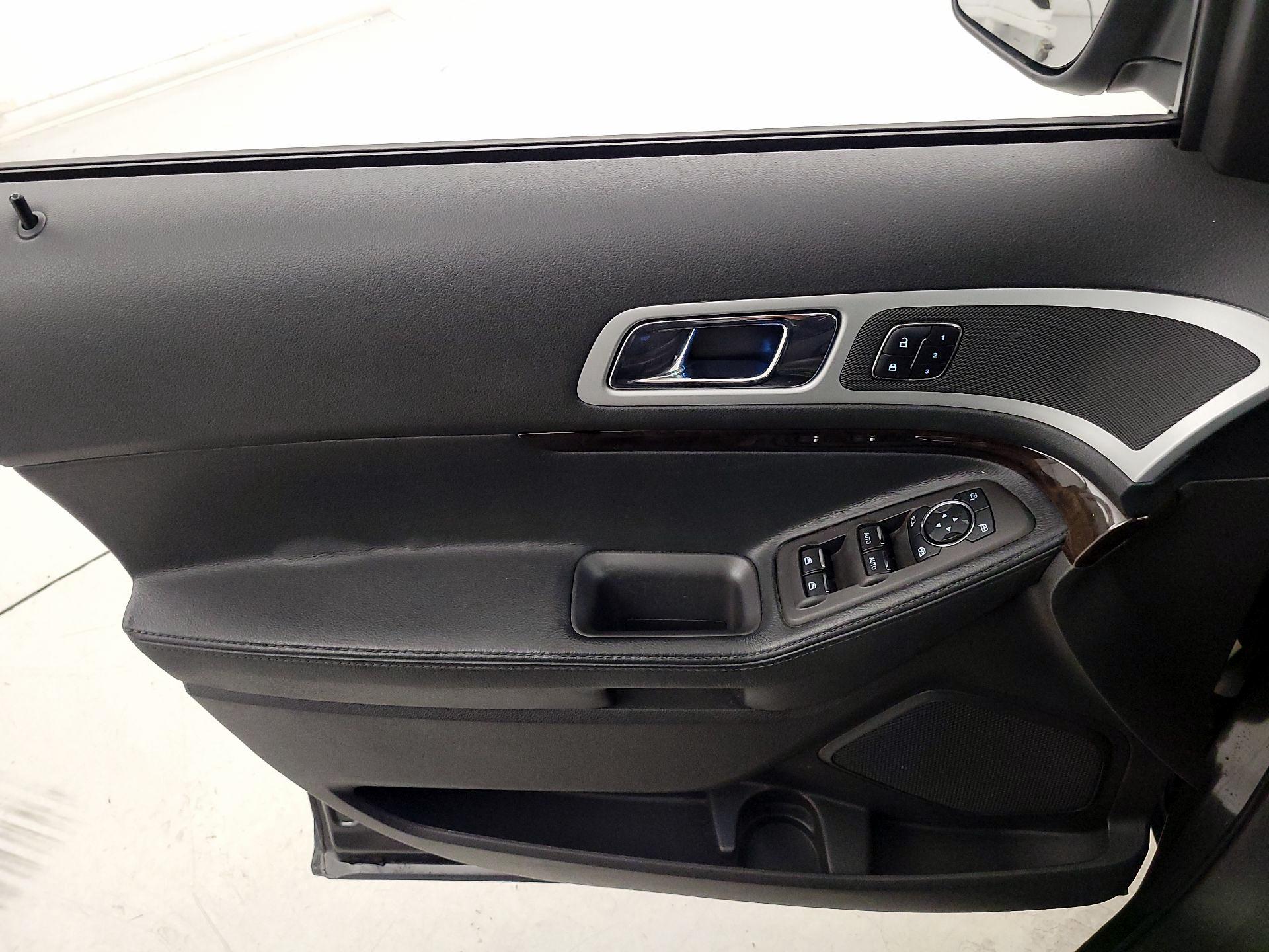 Thumbnail: 2015 Ford Explorer - 12