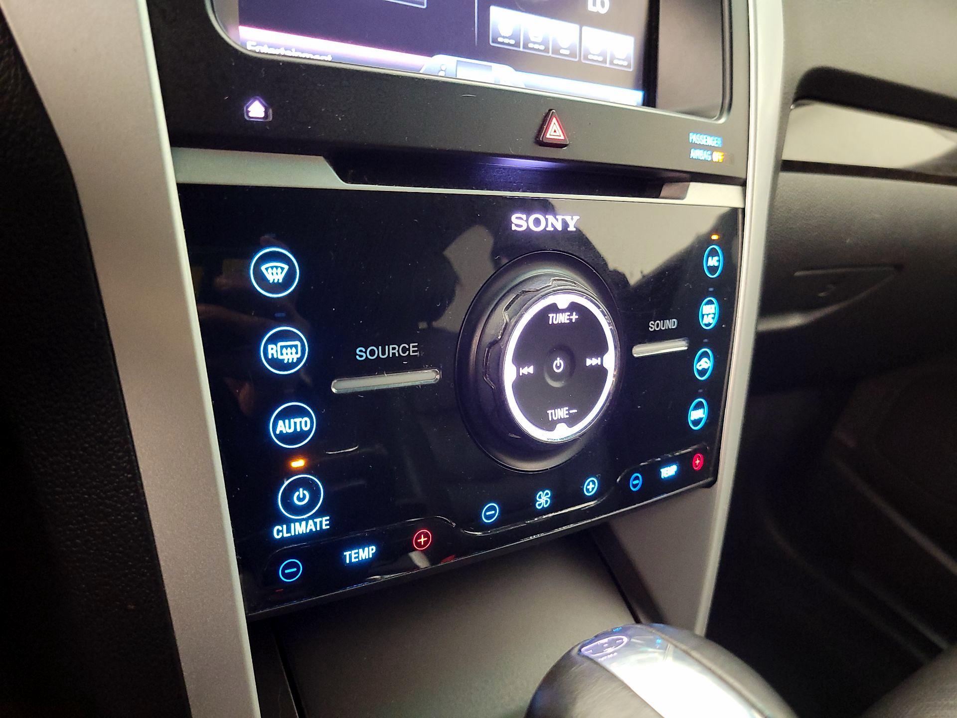 Thumbnail: 2015 Ford Explorer - 15