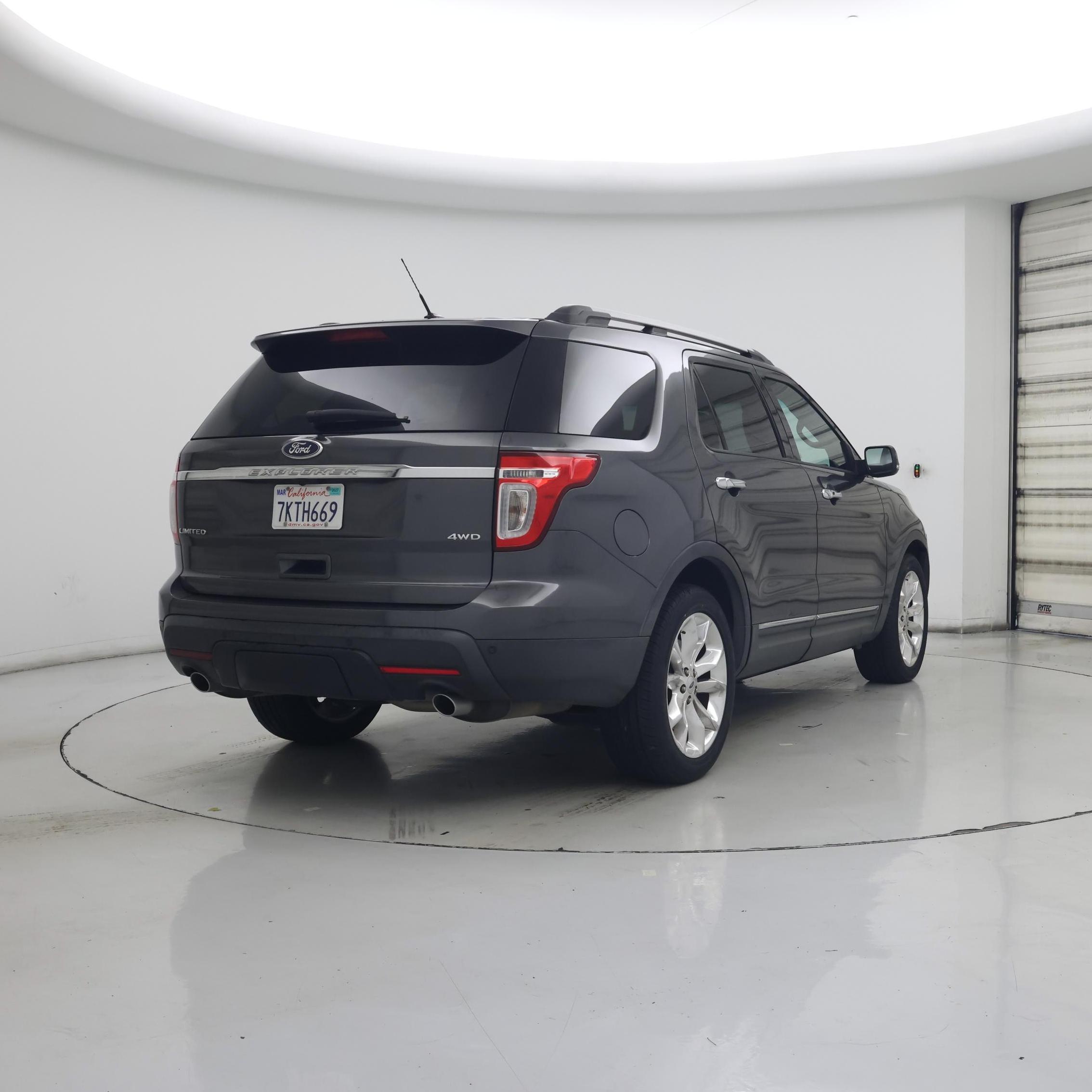 Thumbnail: 2015 Ford Explorer - 8