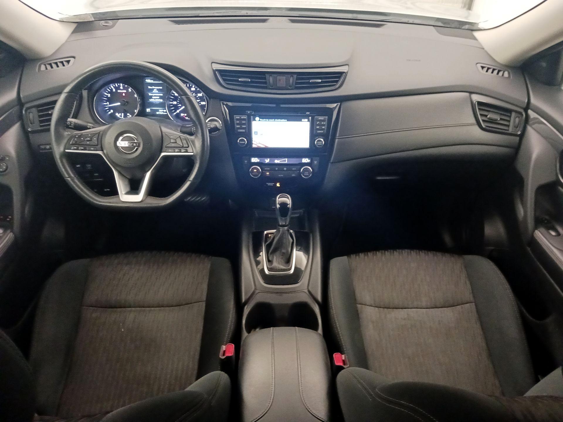 Thumbnail: 2017 Nissan Rogue - 9