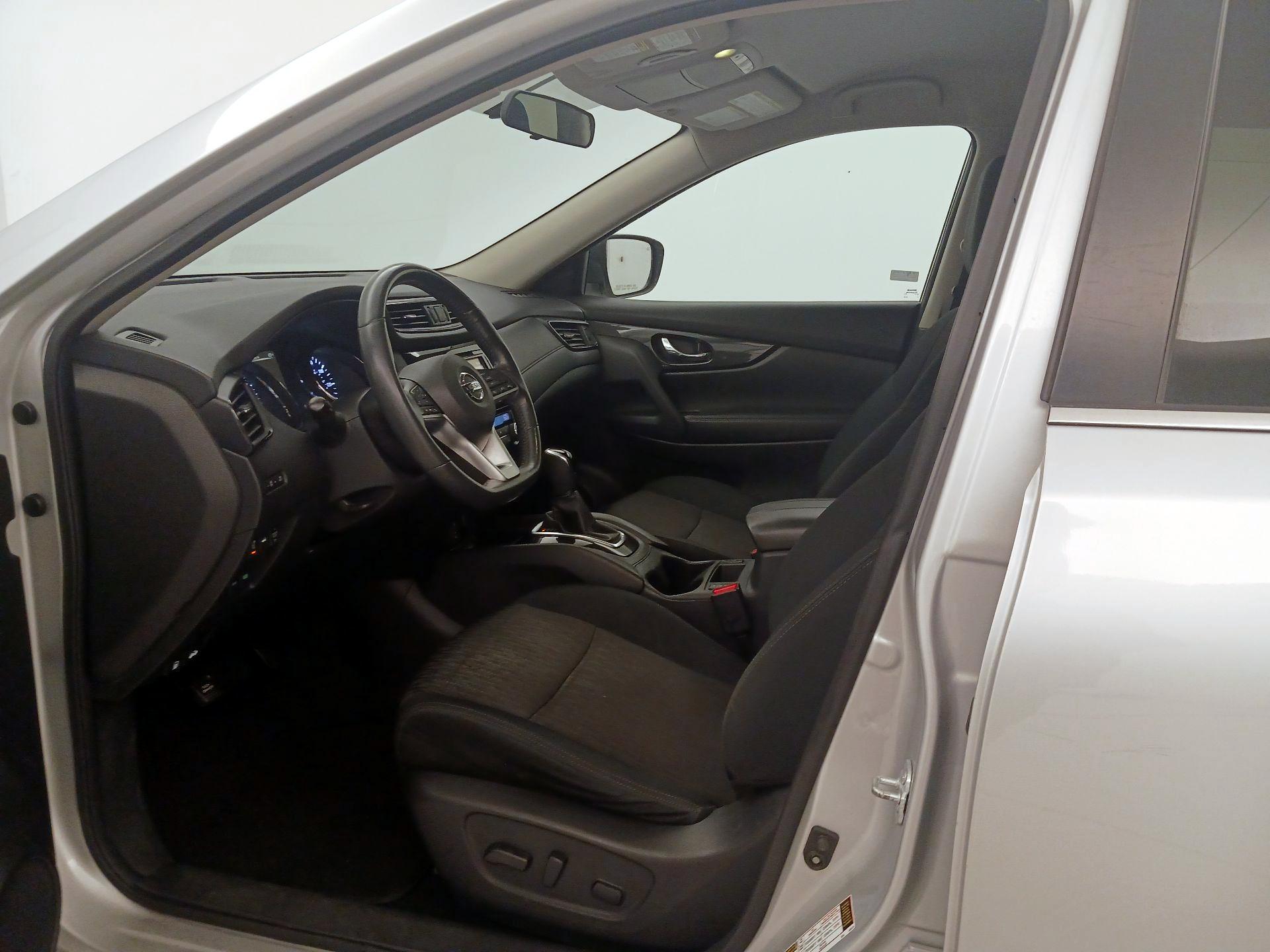 Thumbnail: 2017 Nissan Rogue - 11