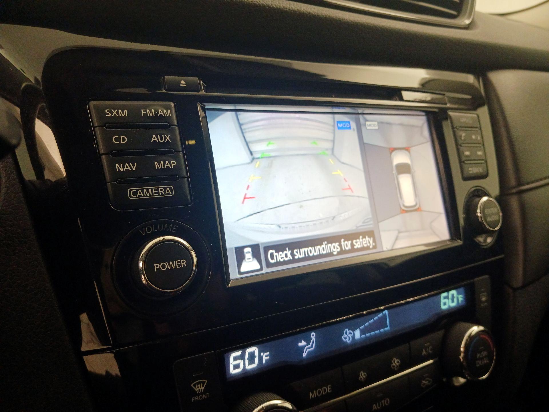 Thumbnail: 2017 Nissan Rogue - 15