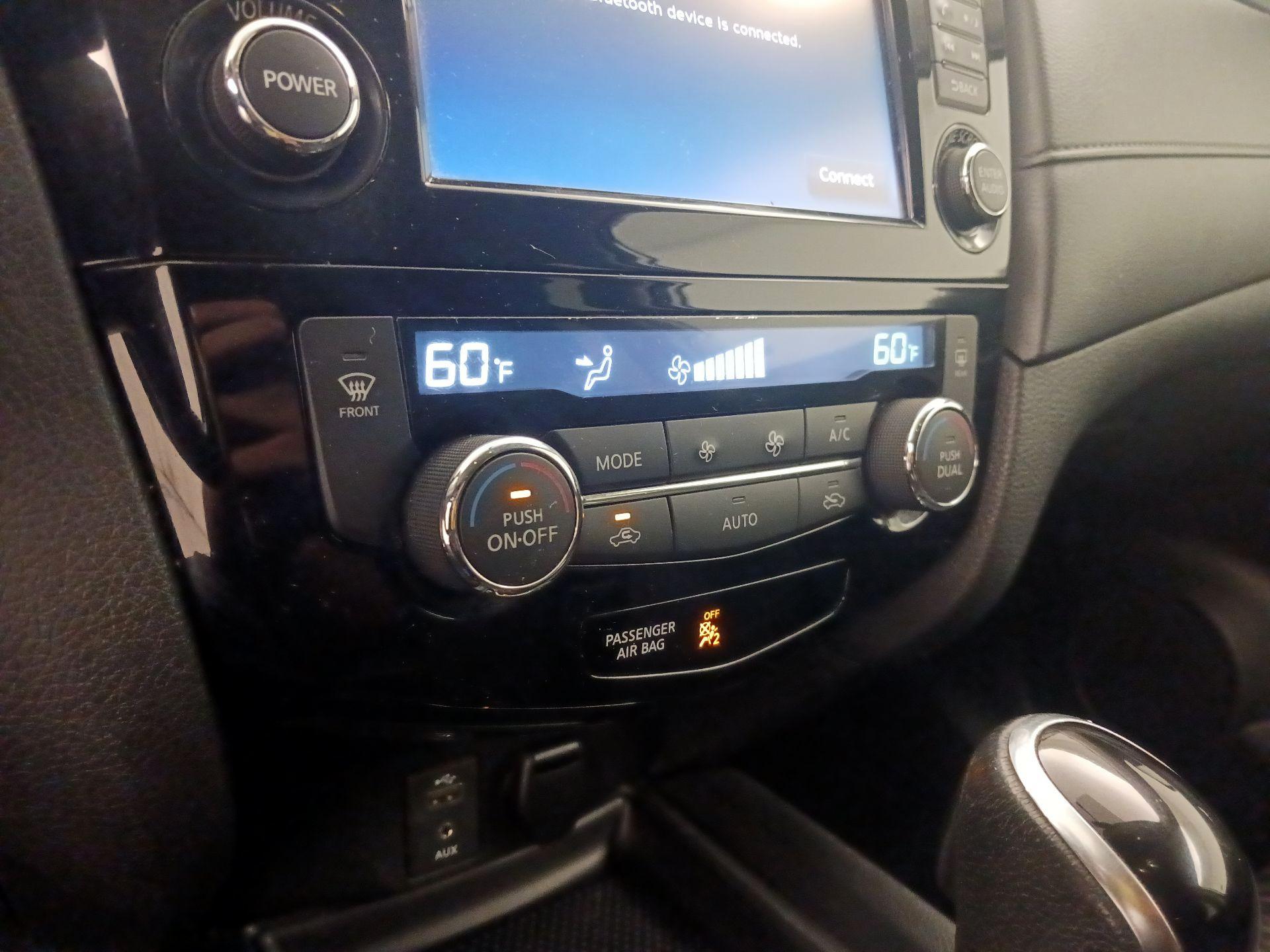 Thumbnail: 2017 Nissan Rogue - 17