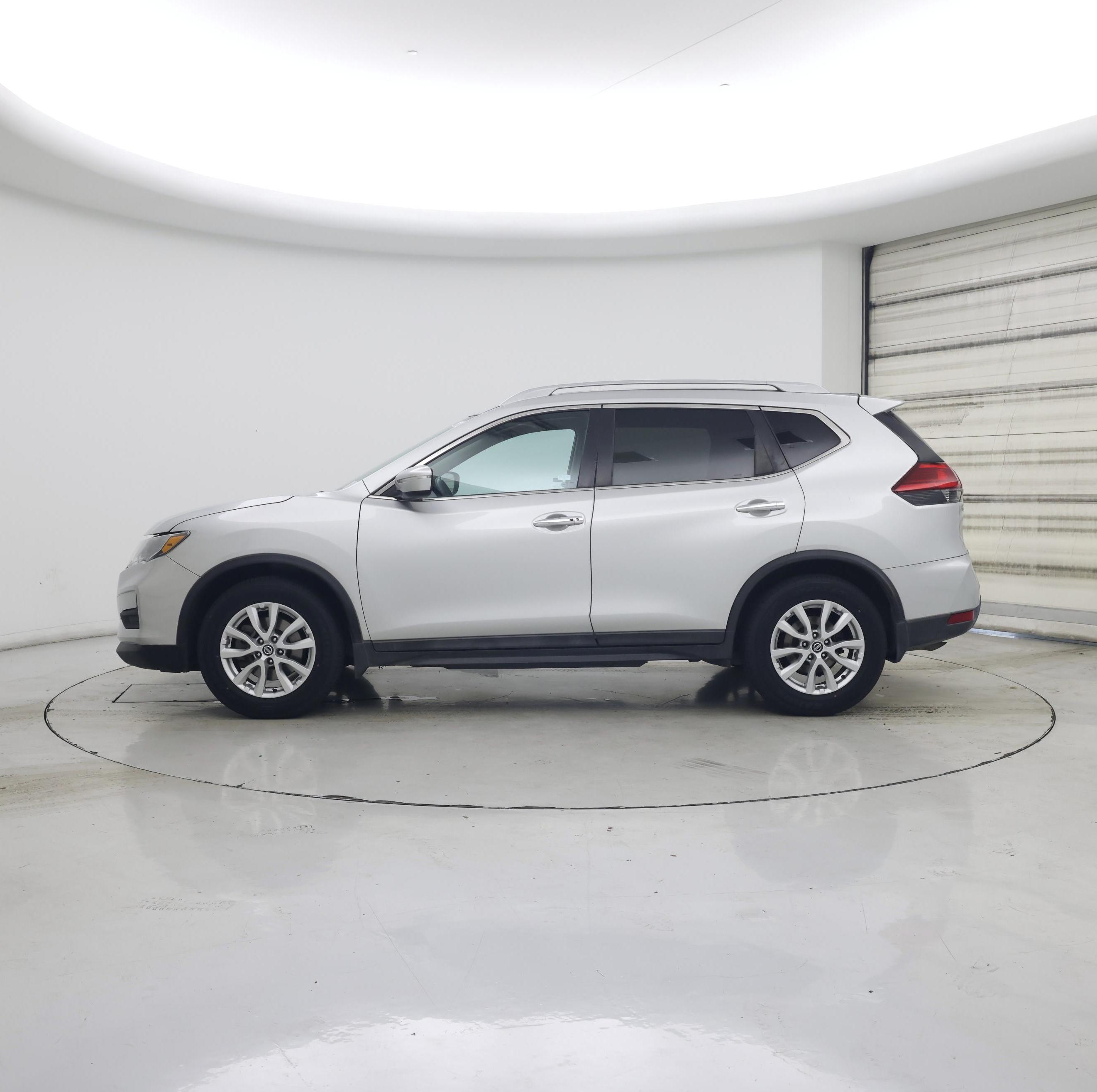 Thumbnail: 2017 Nissan Rogue - 3