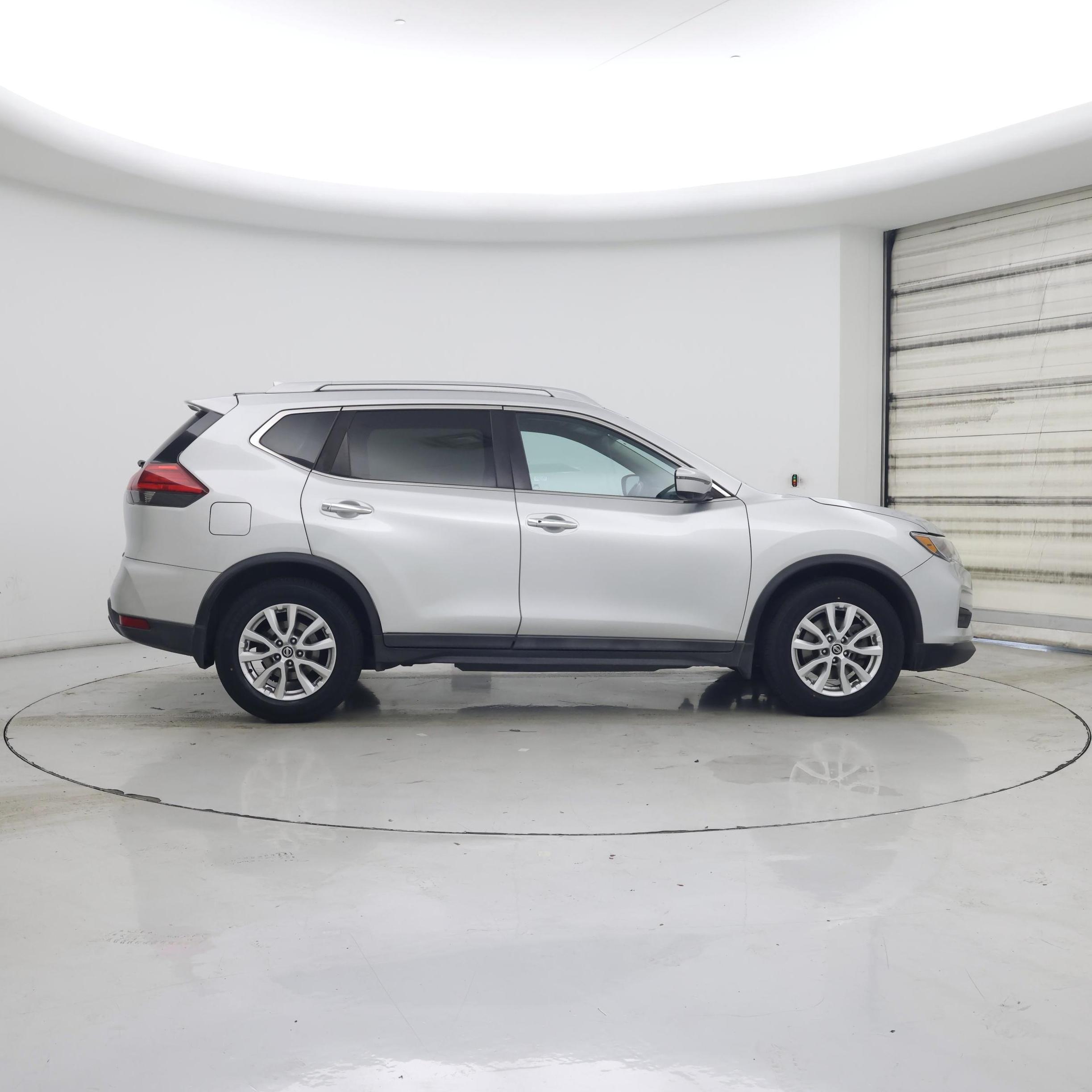 Thumbnail: 2017 Nissan Rogue - 7