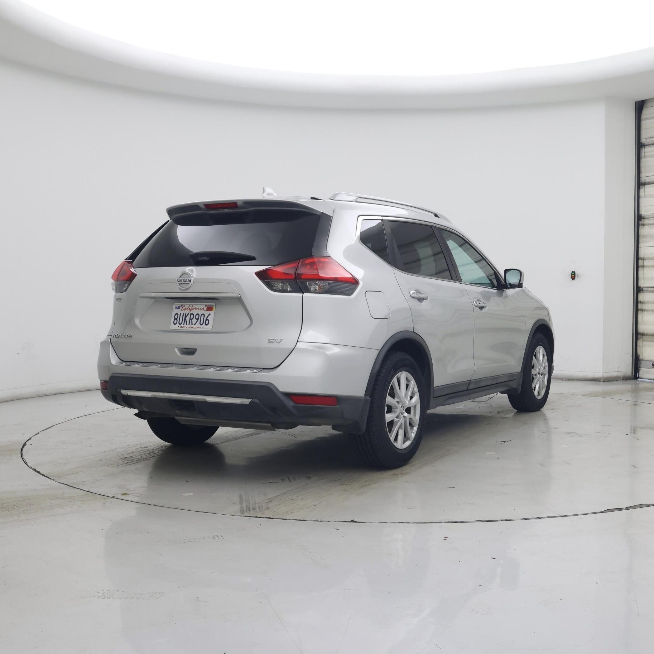 Thumbnail: 2017 Nissan Rogue - 8