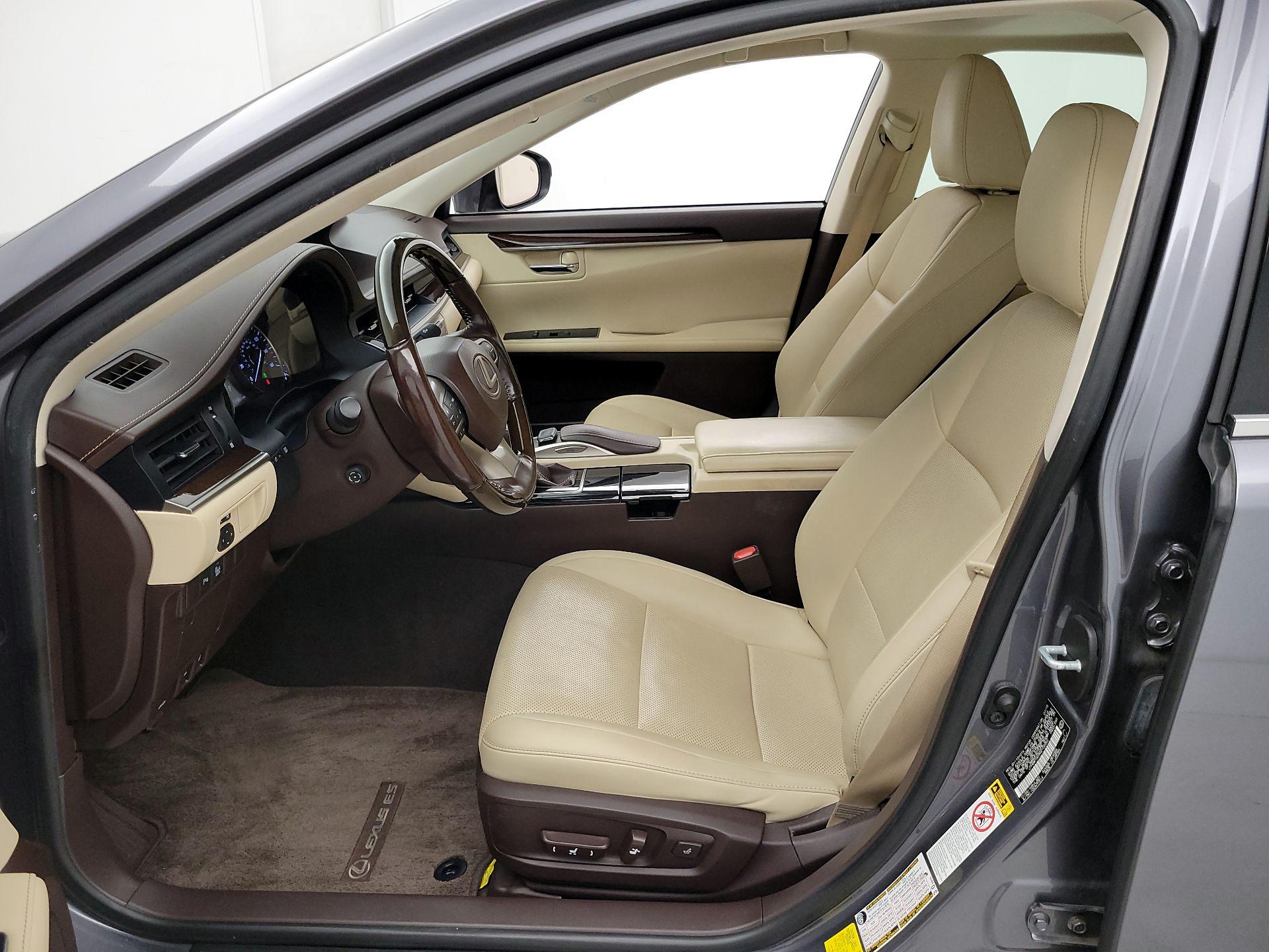 Thumbnail: 2016 Lexus ES - 11