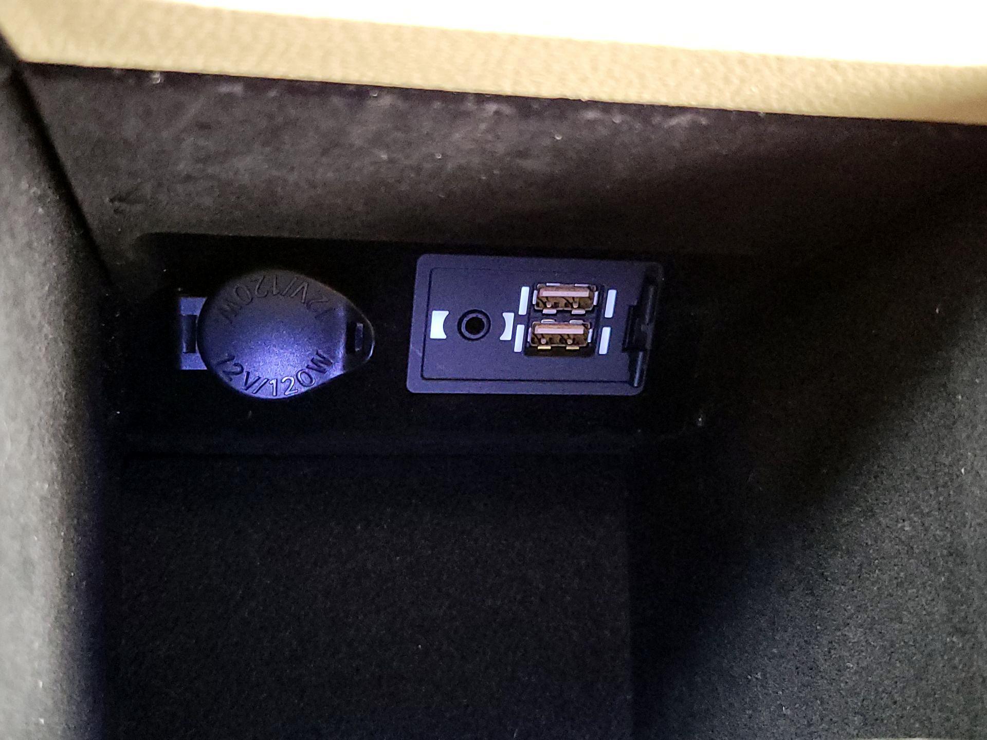 Thumbnail: 2016 Lexus ES - 19