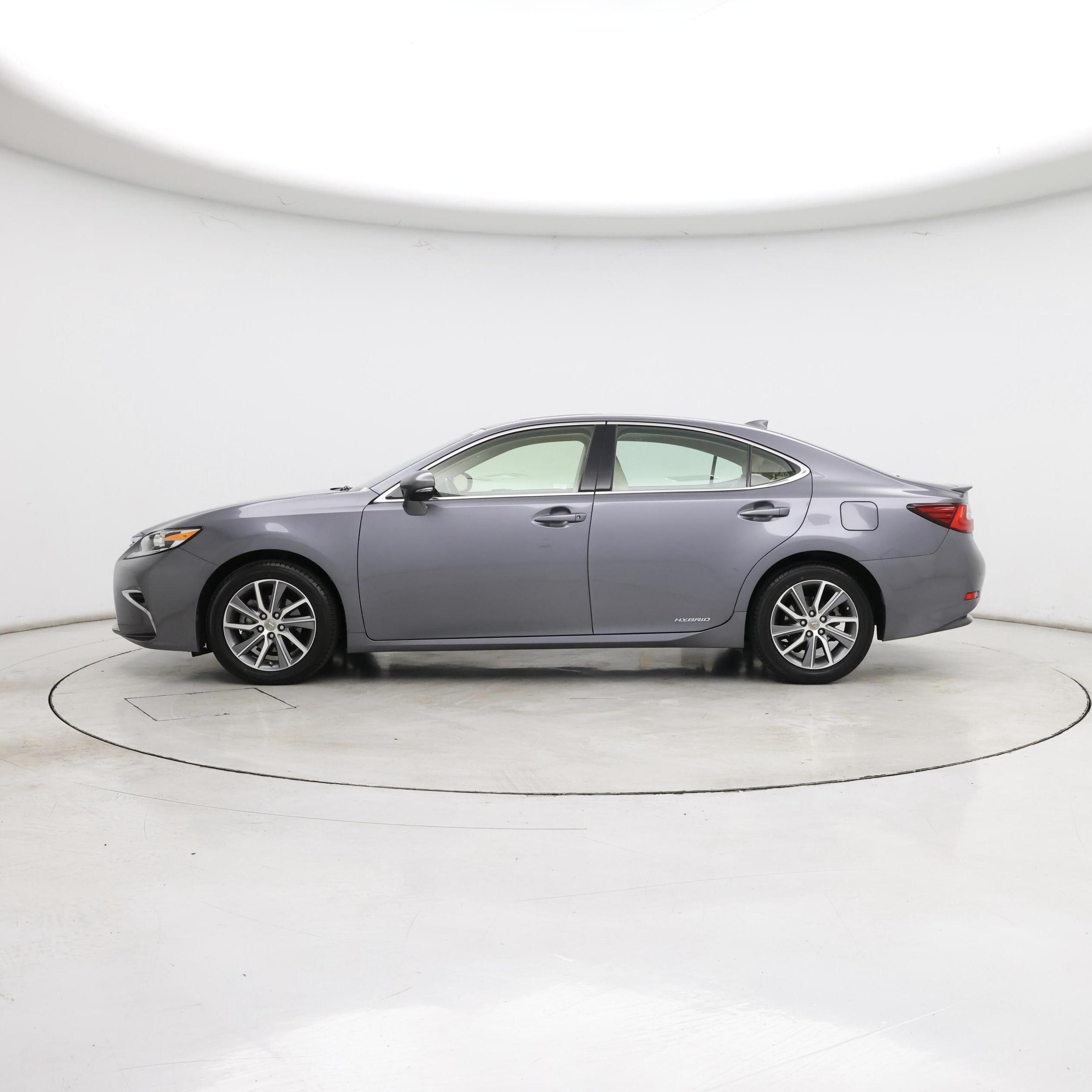 Thumbnail: 2016 Lexus ES - 3