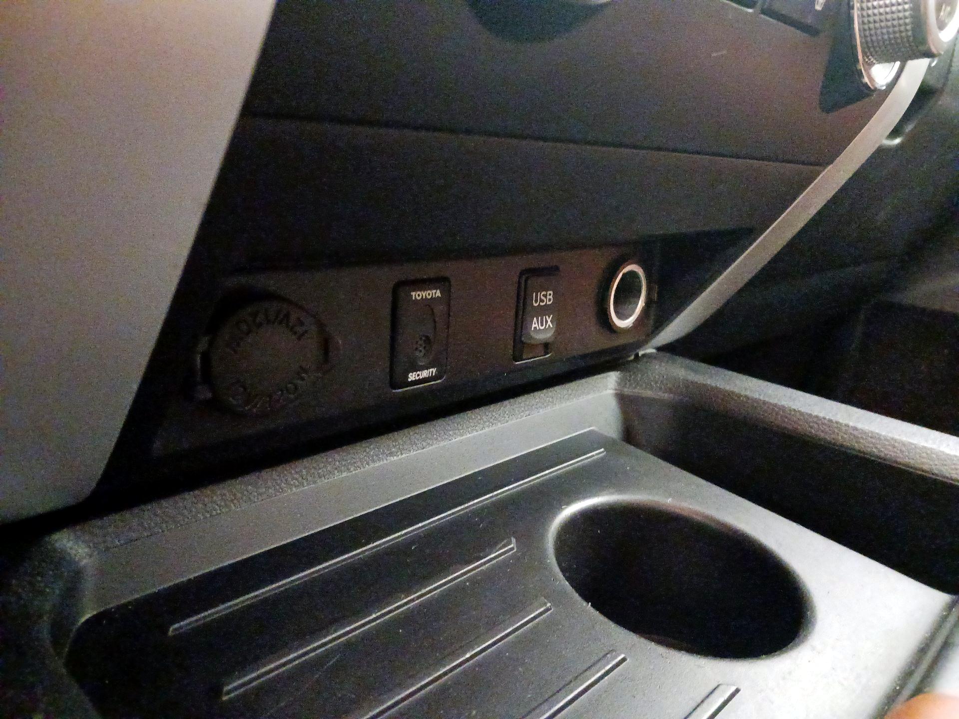 Thumbnail: 2014 Toyota Tundra - 19