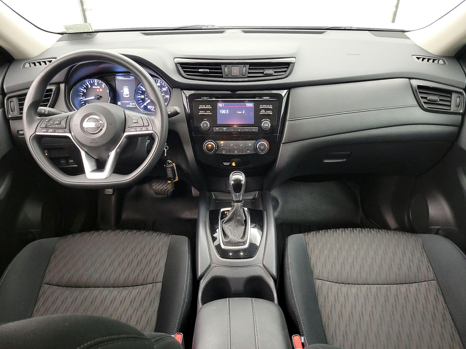 Thumbnail: 2017 Nissan Rogue - 9