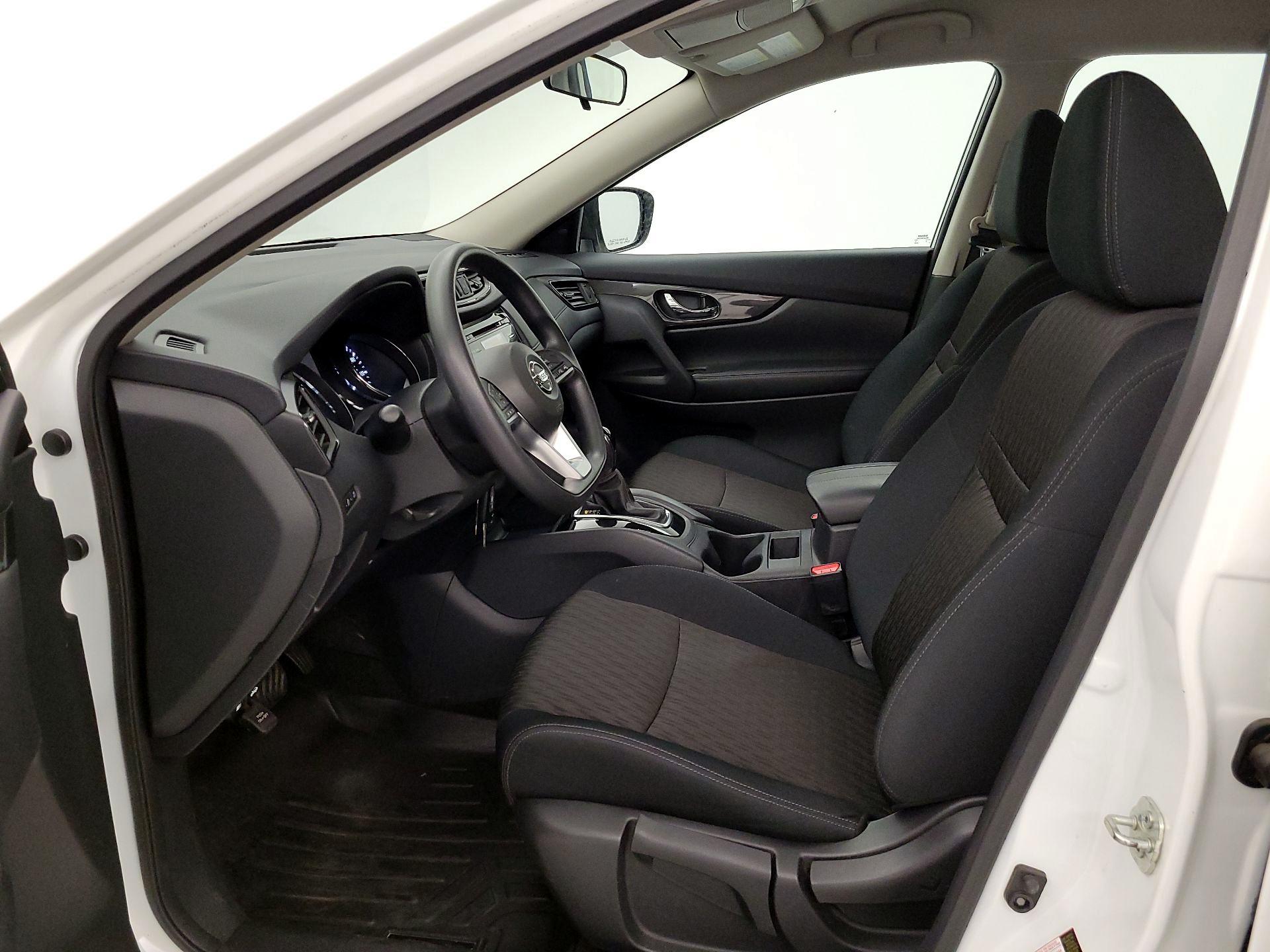 Thumbnail: 2017 Nissan Rogue - 11