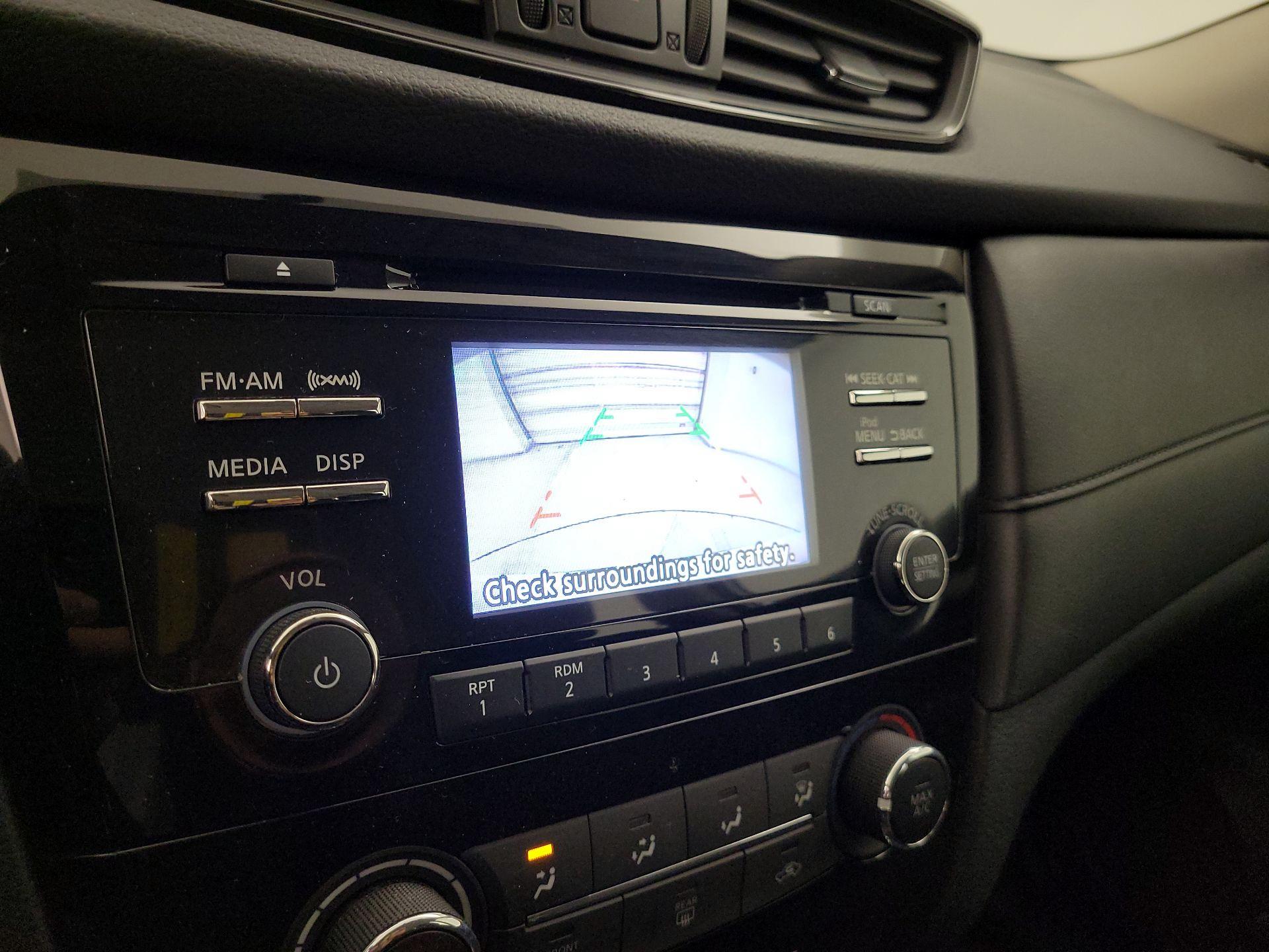 Thumbnail: 2017 Nissan Rogue - 13