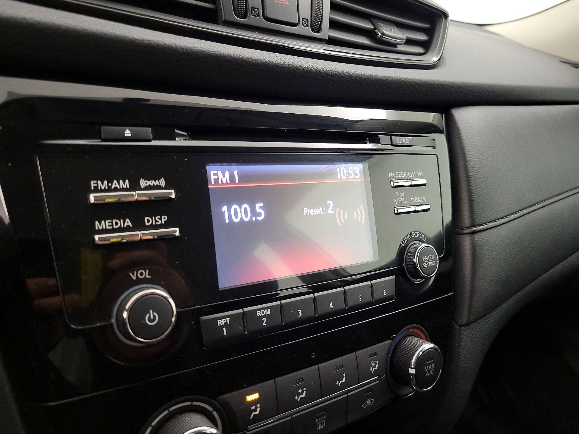 Thumbnail: 2017 Nissan Rogue - 14