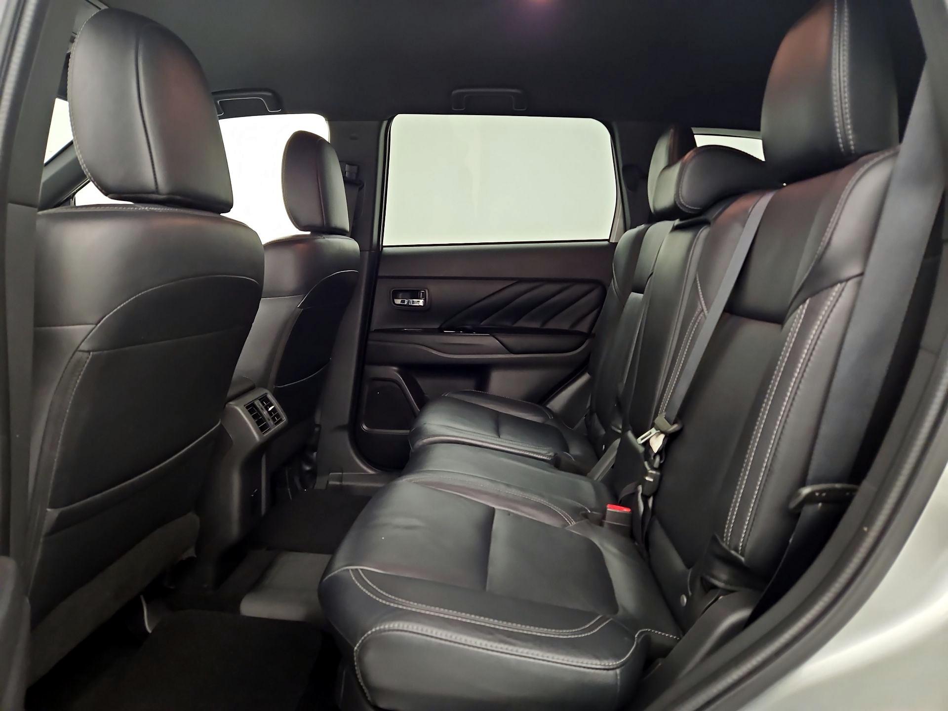 Thumbnail: 2022 Mitsubishi Outlander - 19