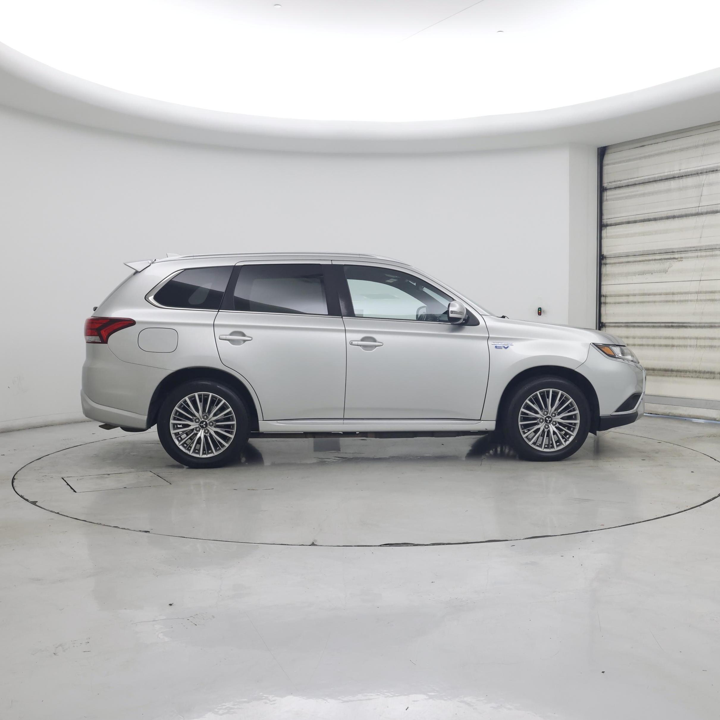 Thumbnail: 2022 Mitsubishi Outlander - 7